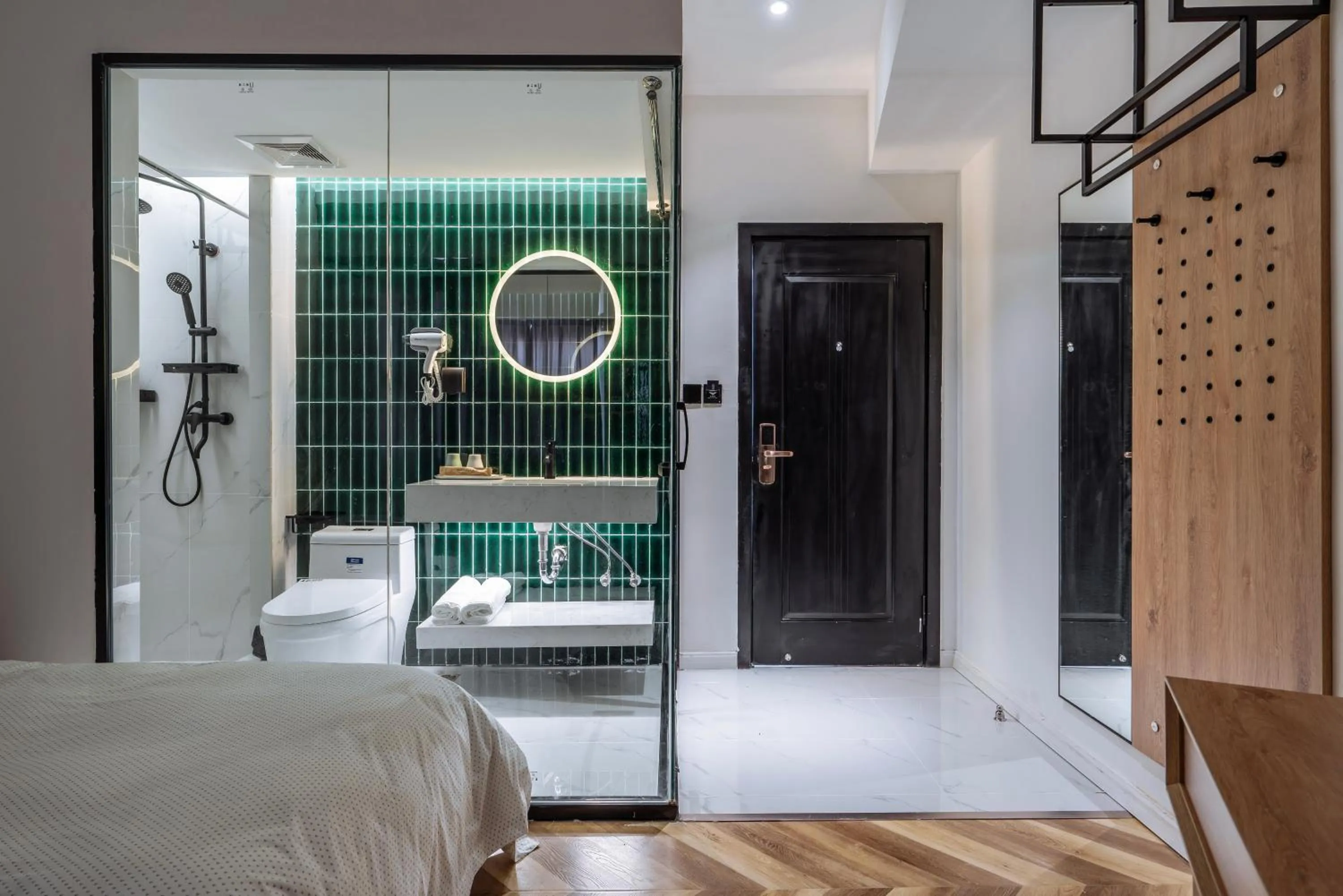 Bathroom, Bed in Chengdu Local Tea Hostel - Short Walk To Taikooli - Chill & Social Coffee Lounge - Metro downstairs - Free Activities - Friendly English Speaking Staff - Tibet, Panda, Buddha & Snow Mountain Tours