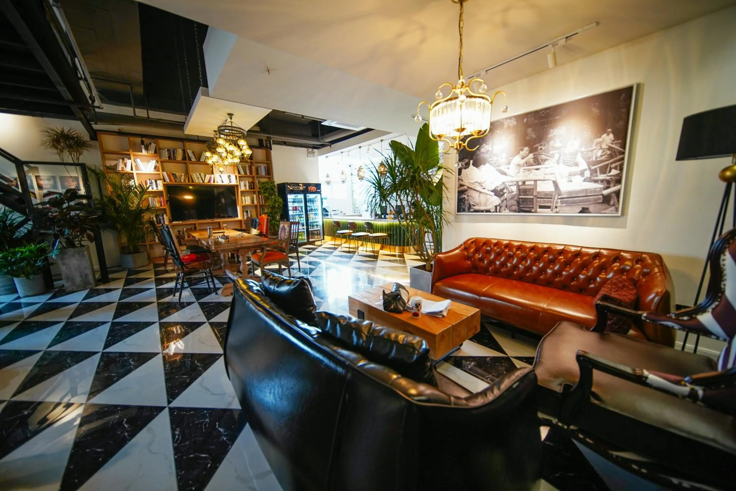 Lobby or reception in Chengdu Local Tea Hostel - Short Walk To Taikooli - Chill & Social Coffee Lounge - Metro downstairs - Free Activities - Friendly English Speaking Staff - Tibet, Panda, Buddha & Snow Mountain Tours