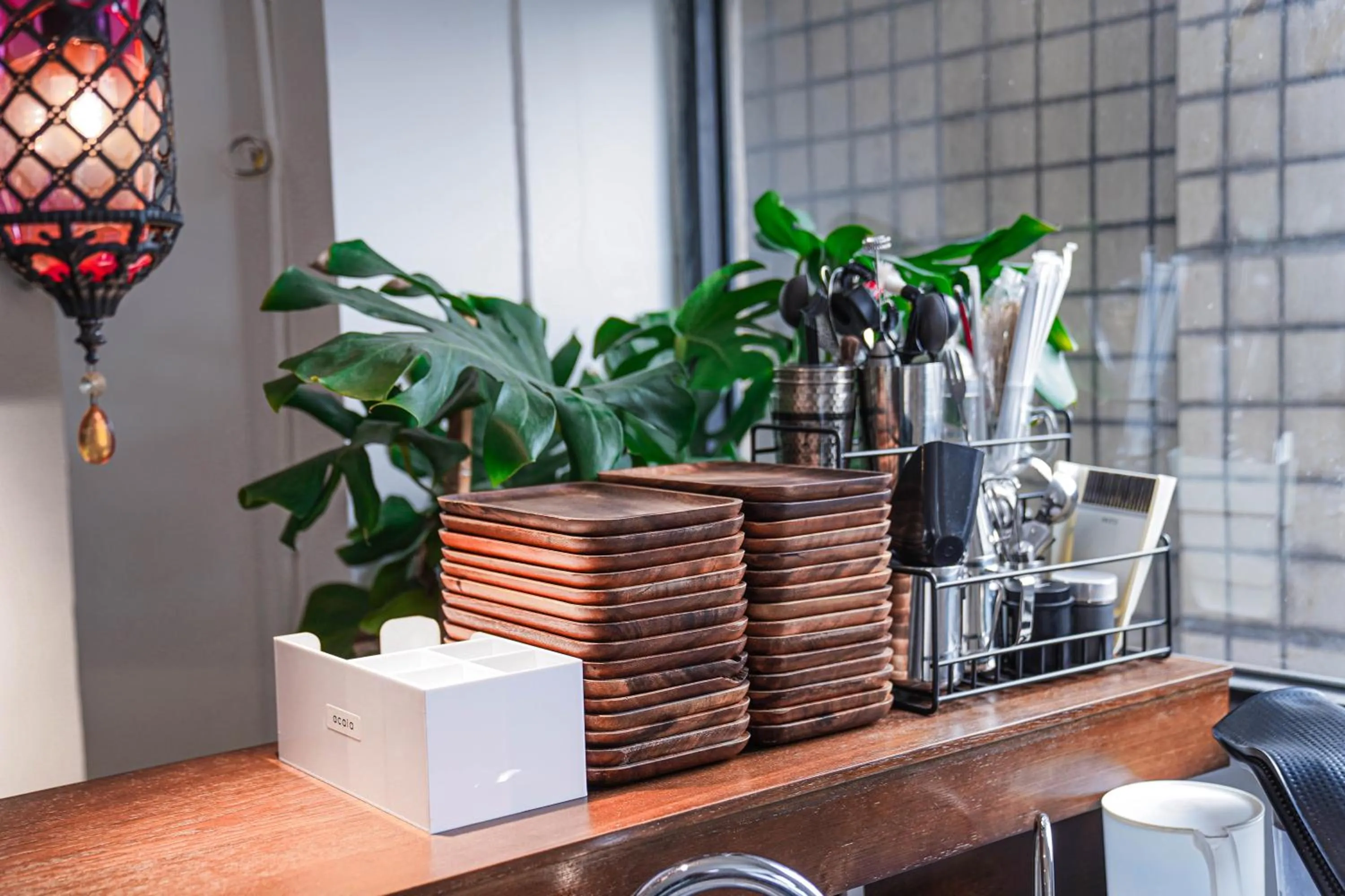 Coffee/tea facilities in Chengdu Local Tea Hostel - Short Walk To Taikooli - Chill & Social Coffee Lounge - Metro downstairs - Free Activities - Friendly English Speaking Staff - Tibet, Panda, Buddha & Snow Mountain Tours