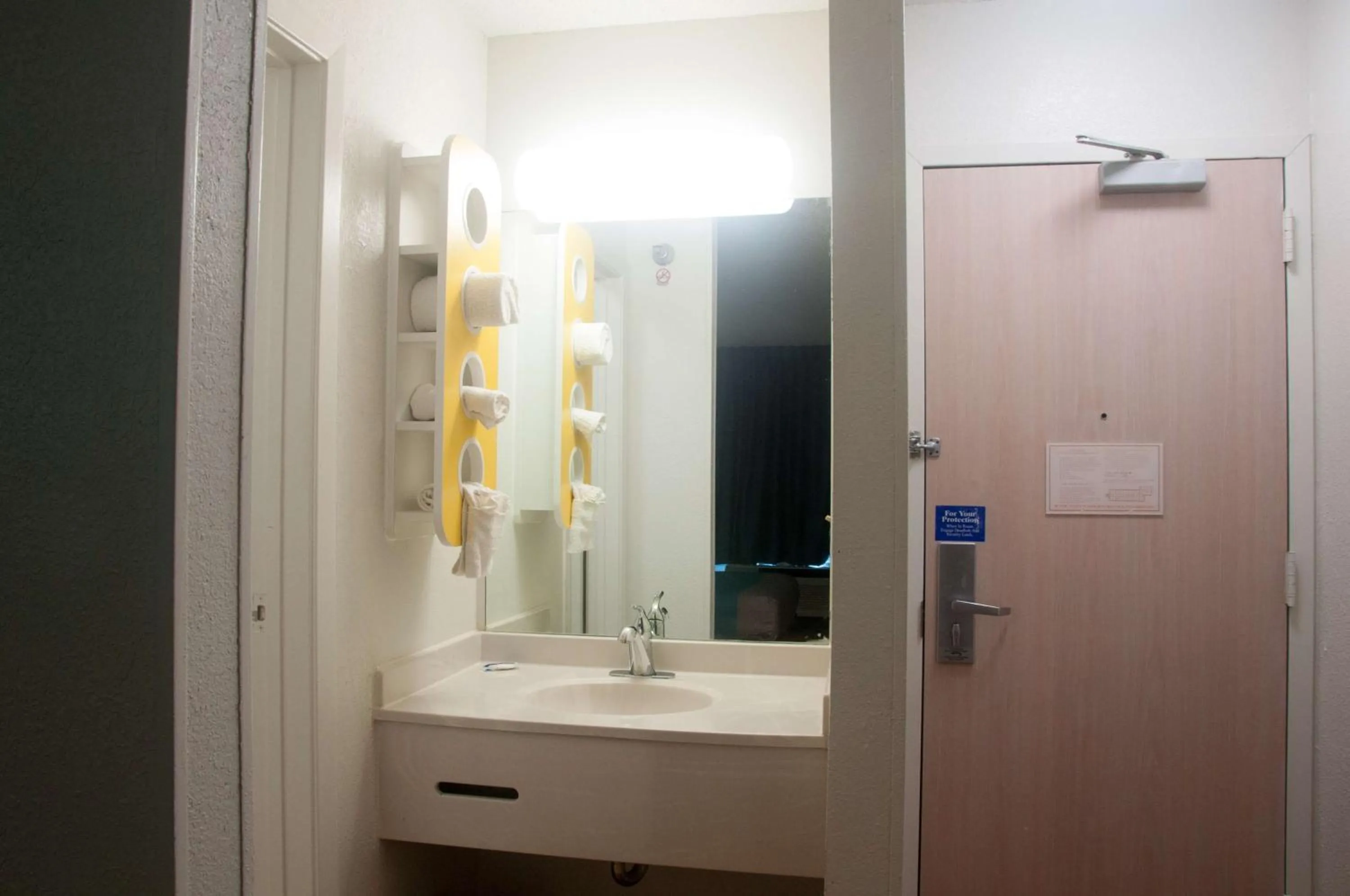 Bathroom in Motel 6-Raleigh, NC - North