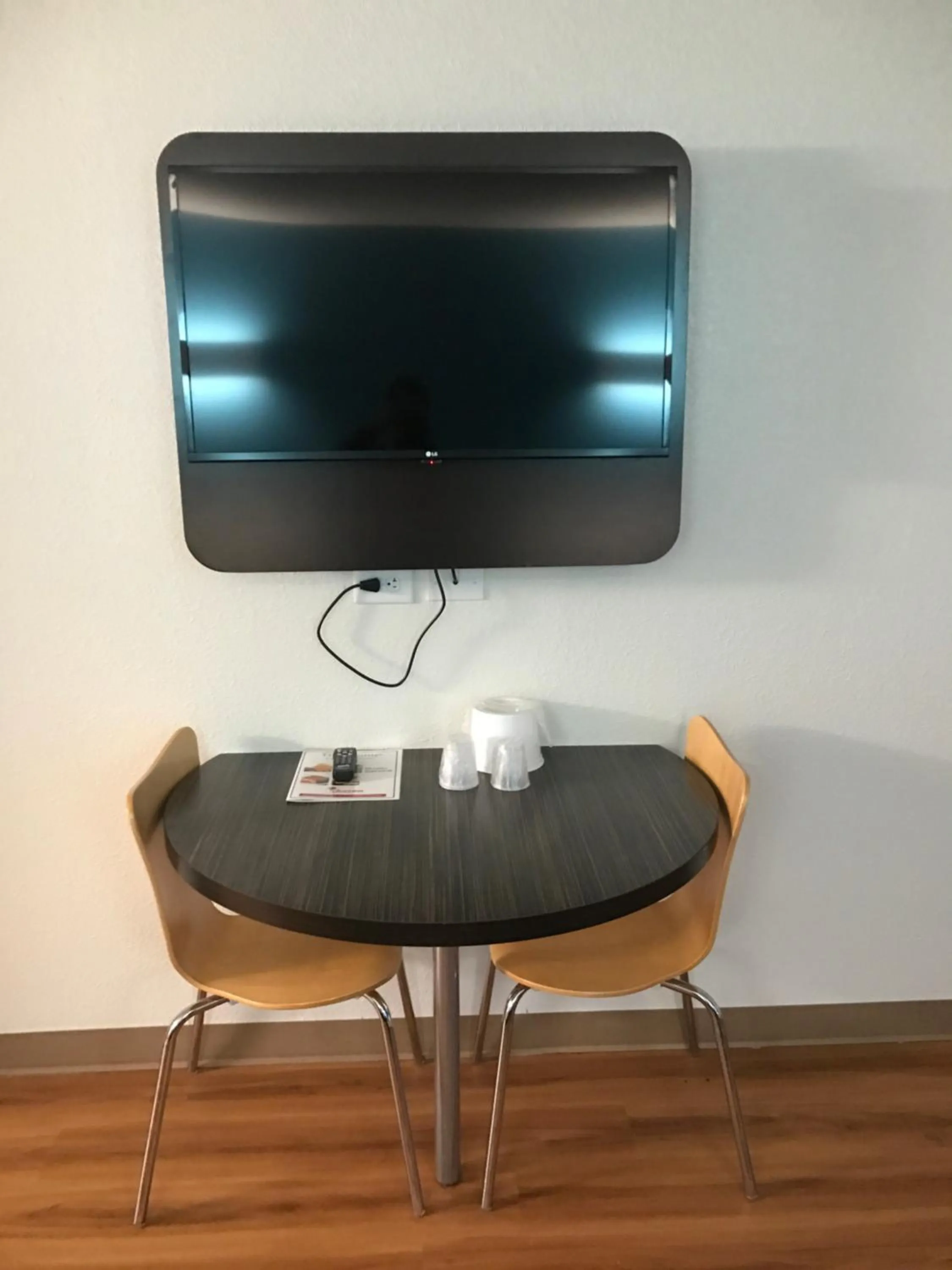 TV and multimedia in Motel 6-Raleigh, NC - North