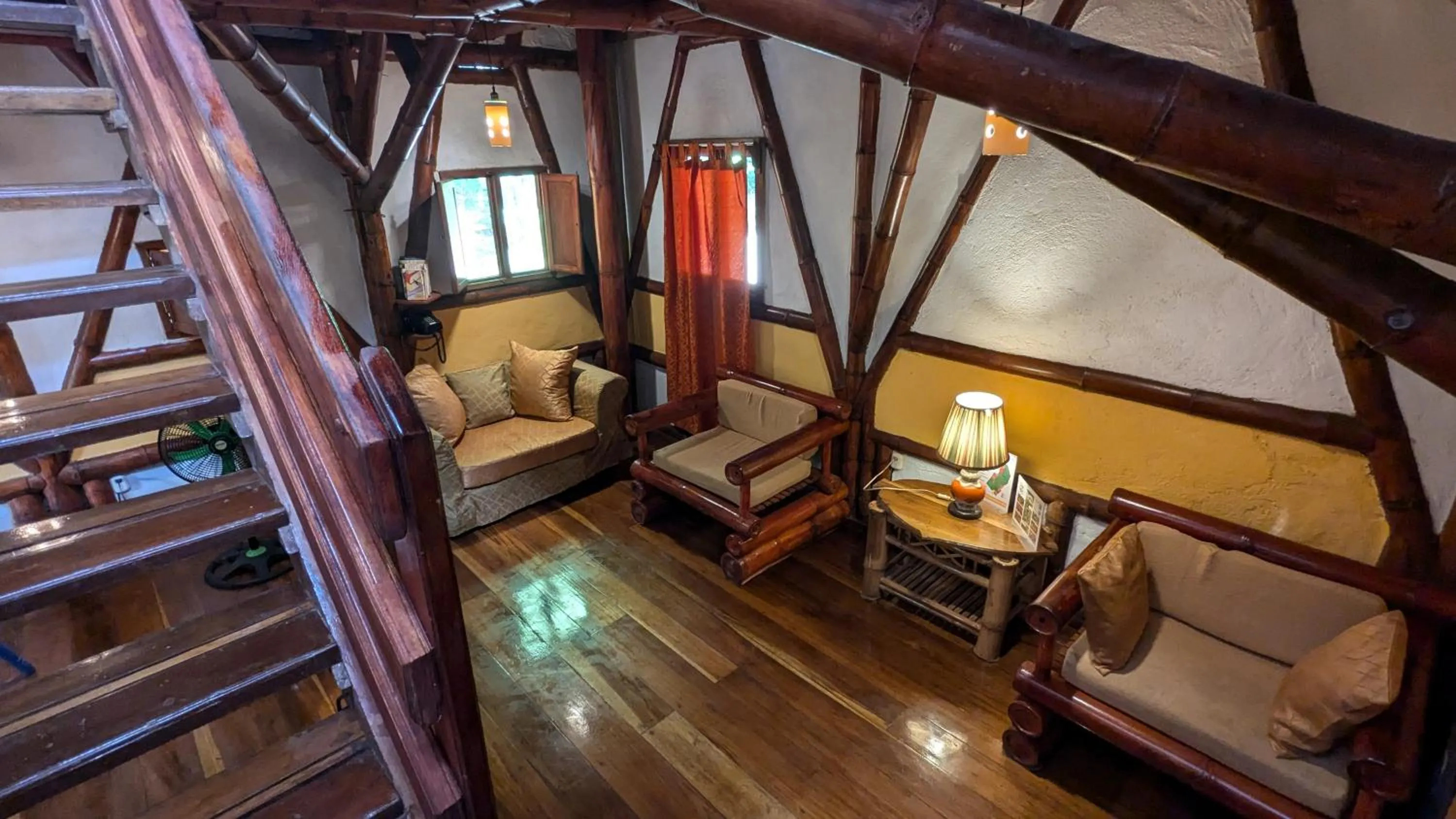 Living room in Tree House Beachfront Lodge