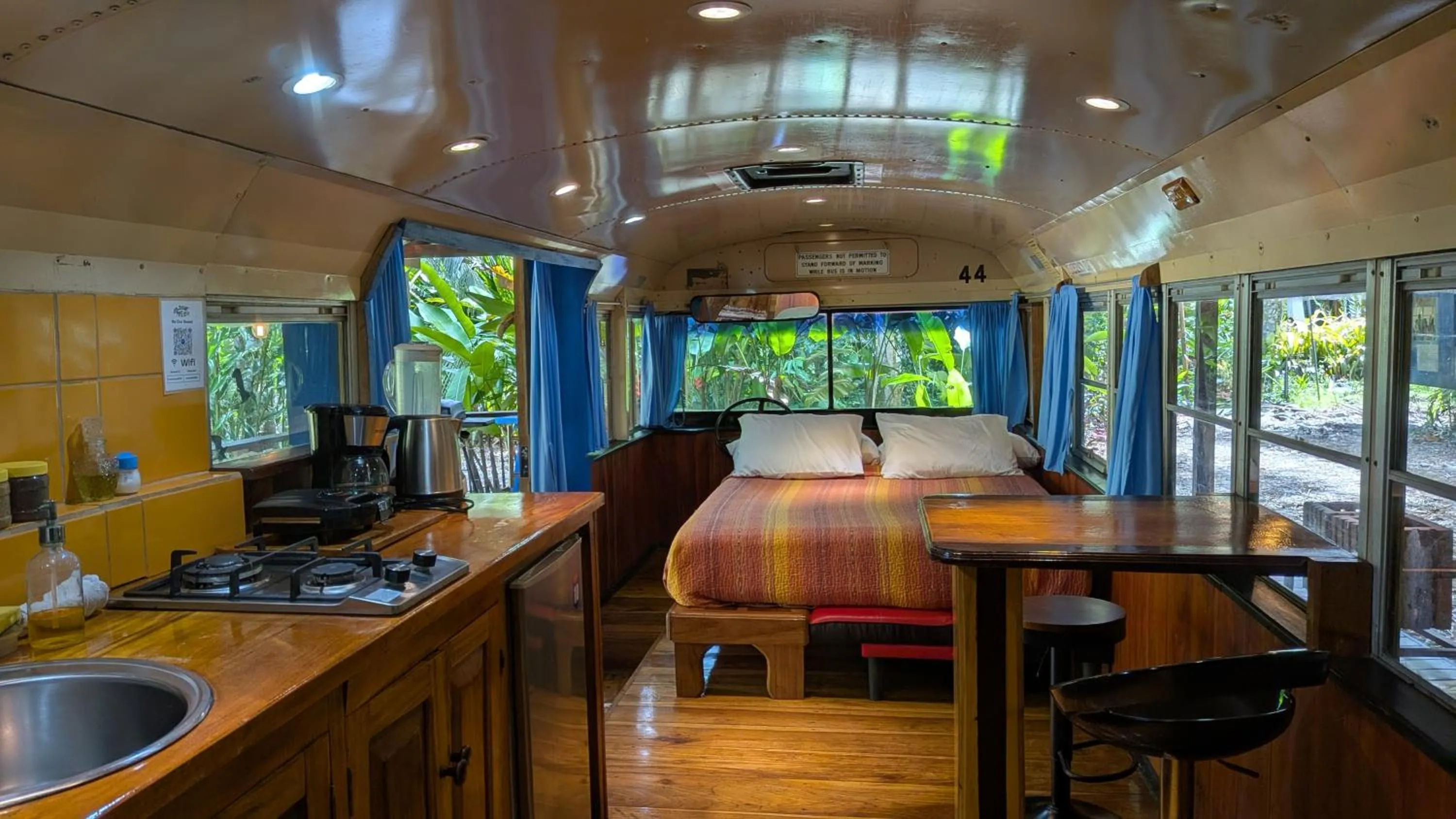 Bedroom in Tree House Beachfront Lodge