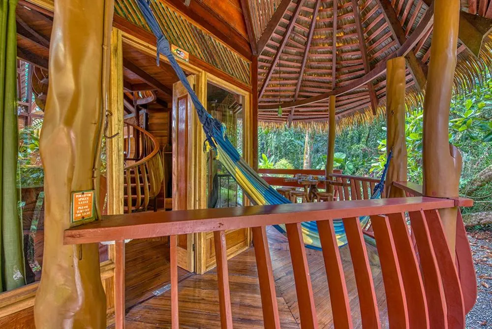 Balcony/Terrace in Tree House Beachfront Lodge