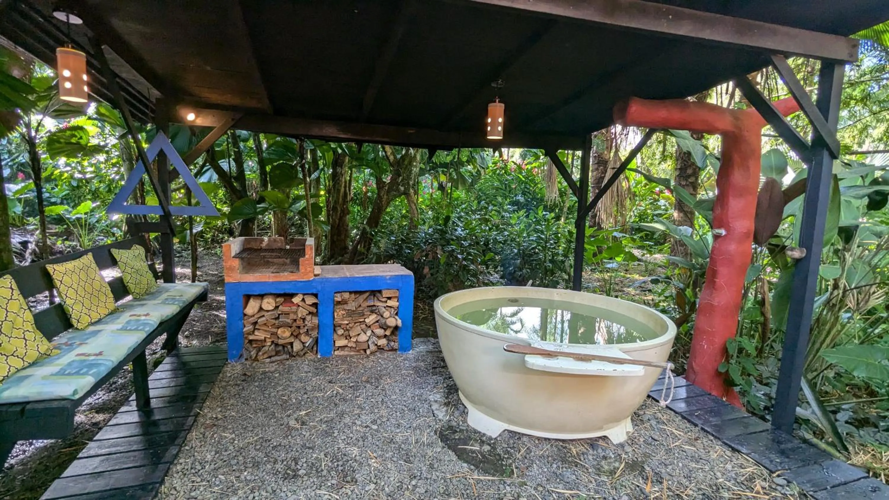Patio in Tree House Beachfront Lodge