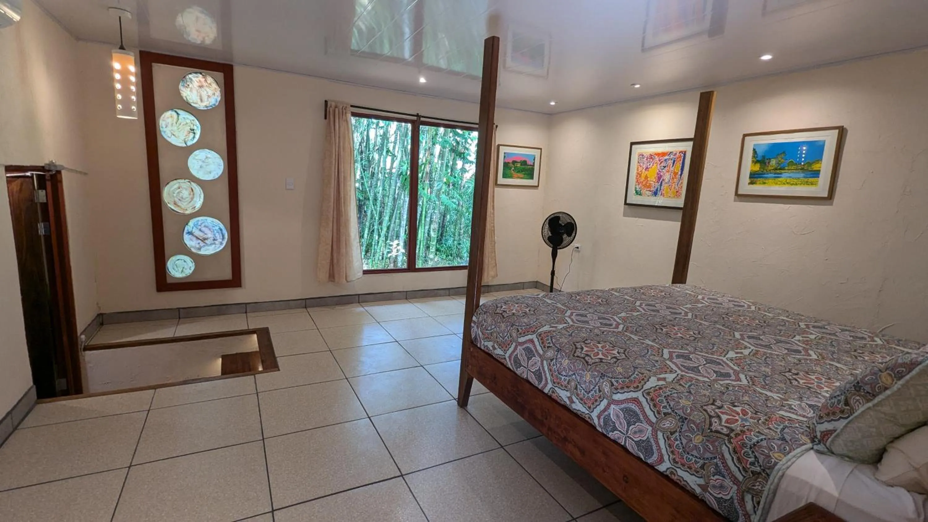 Bedroom, Bed in Tree House Beachfront Lodge