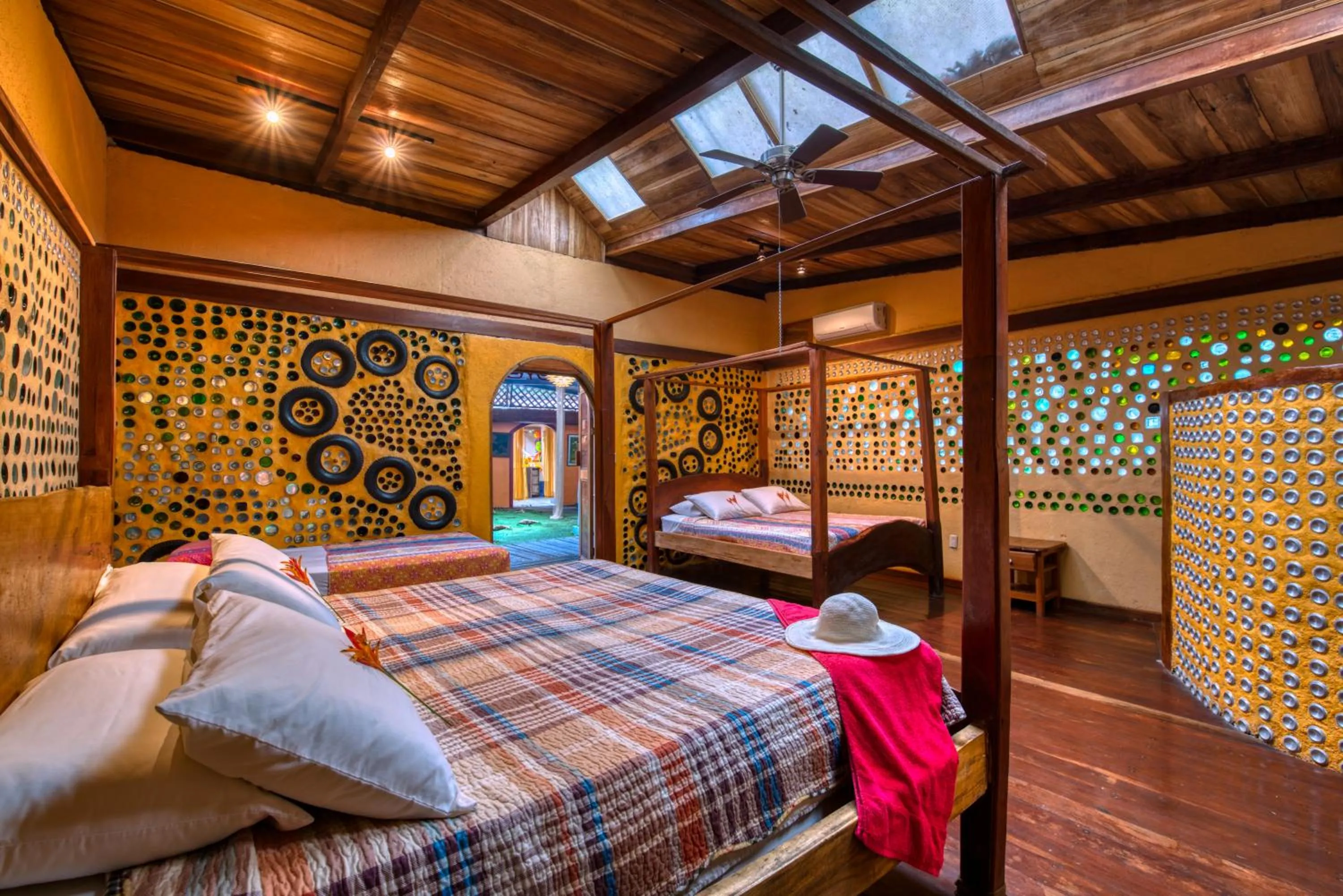 Bedroom, Bed in Tree House Beachfront Lodge