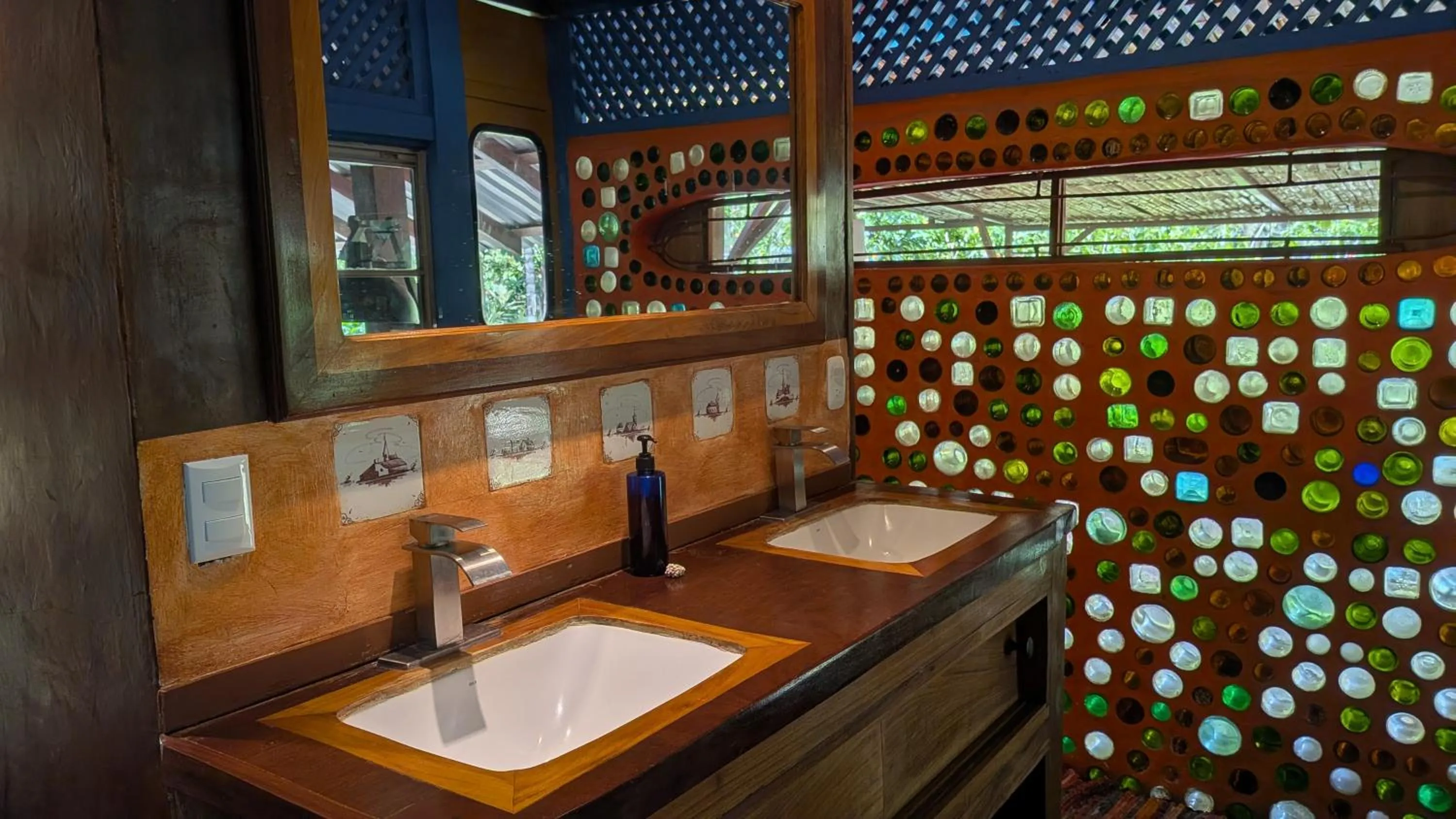 Bathroom in Tree House Beachfront Lodge