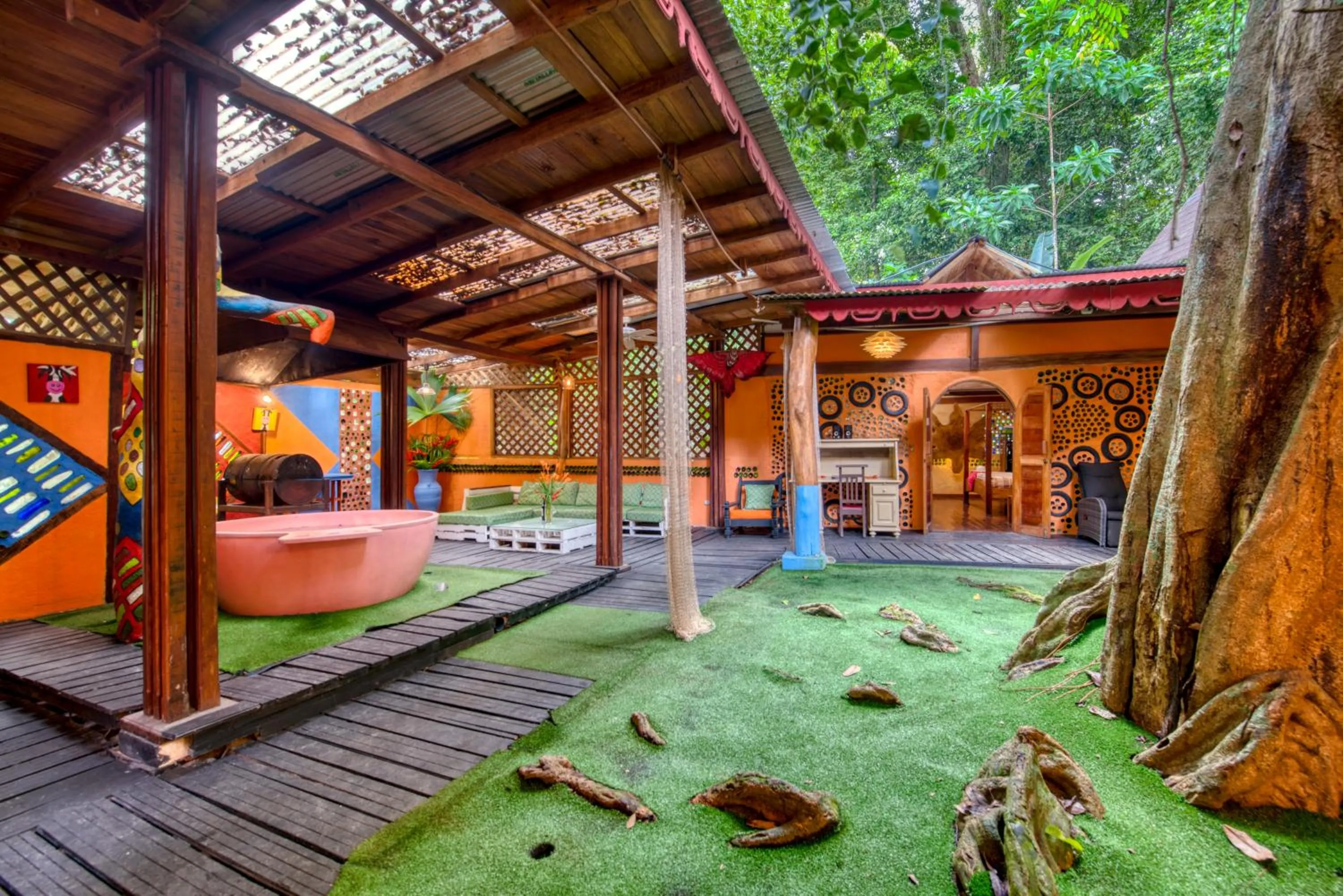 Patio in Tree House Beachfront Lodge