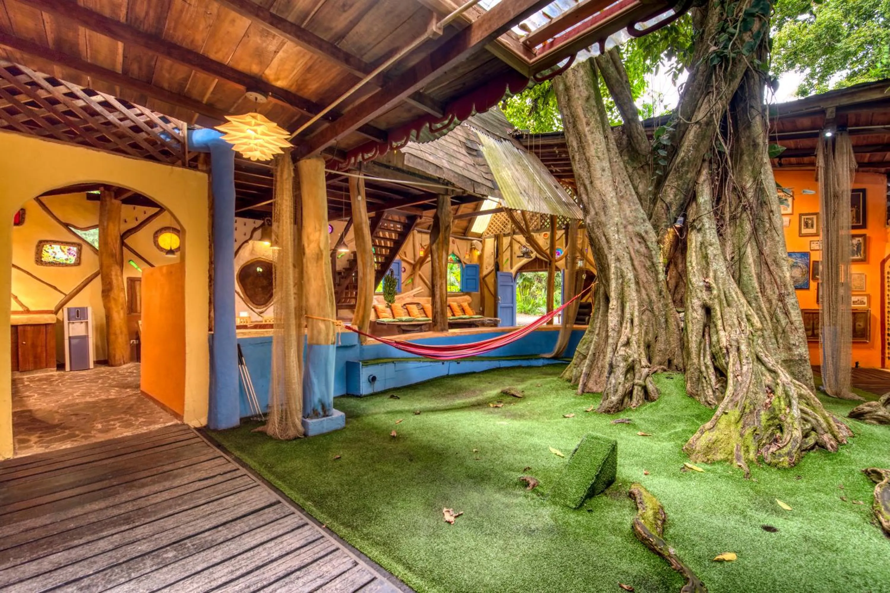 Patio in Tree House Beachfront Lodge
