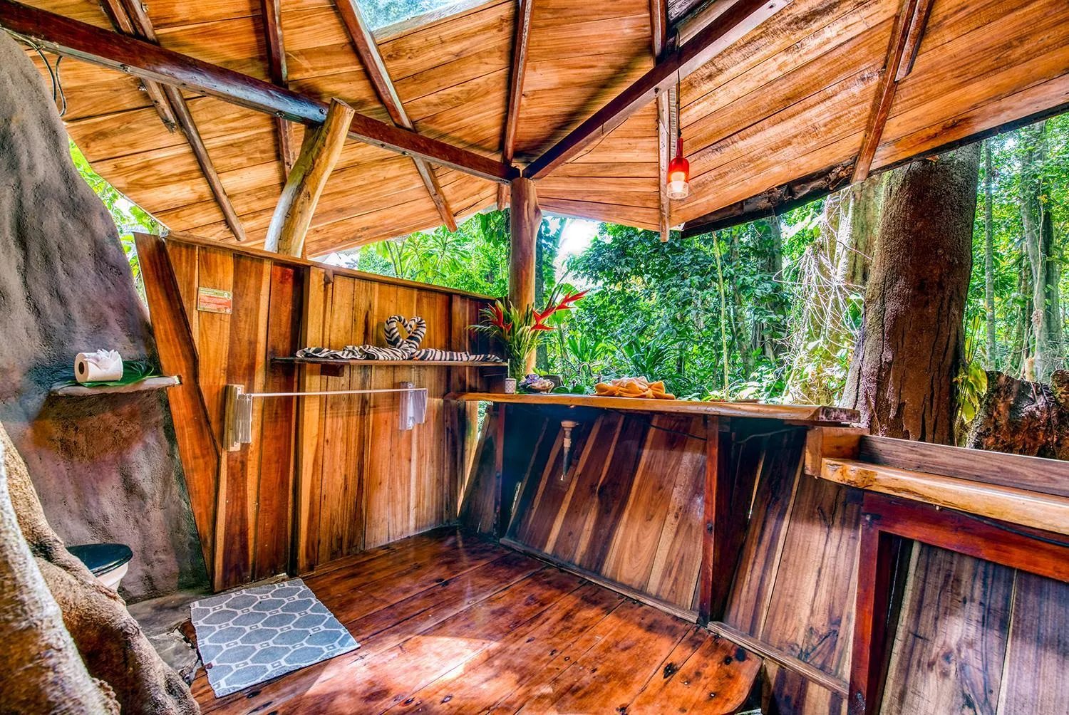 Bathroom in Tree House Beachfront Lodge