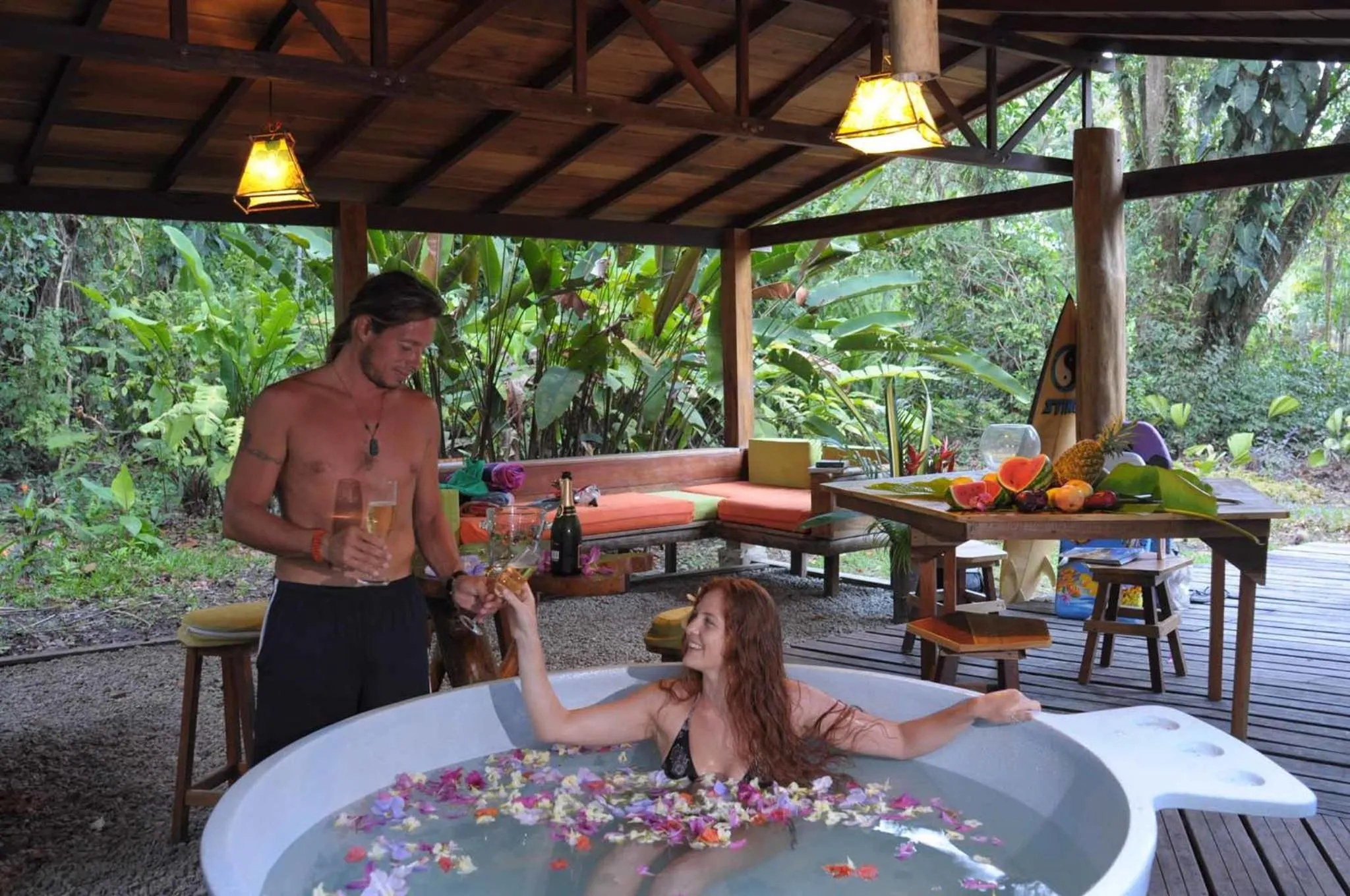 Hot Tub in Tree House Beachfront Lodge