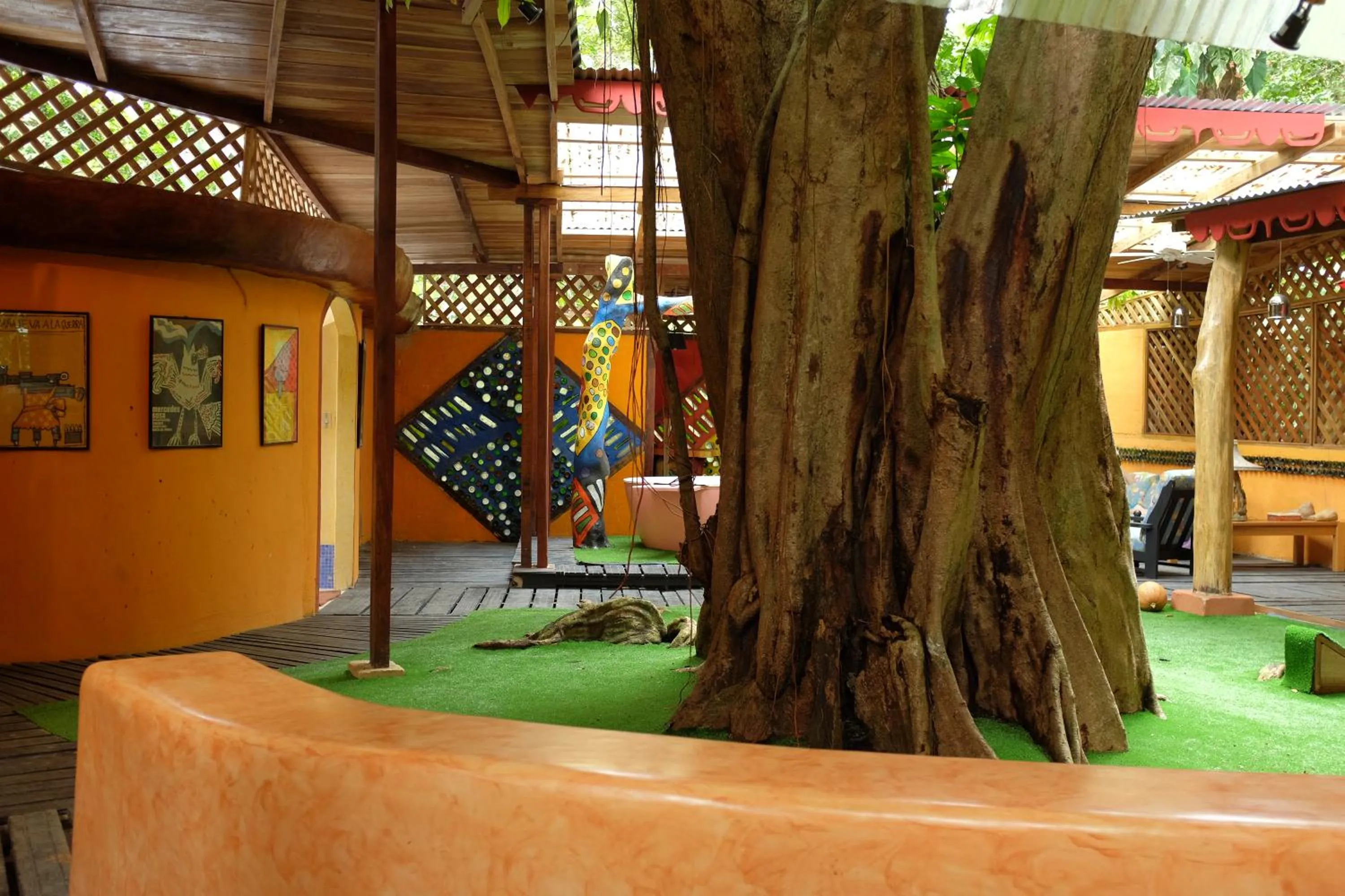 Patio in Tree House Beachfront Lodge