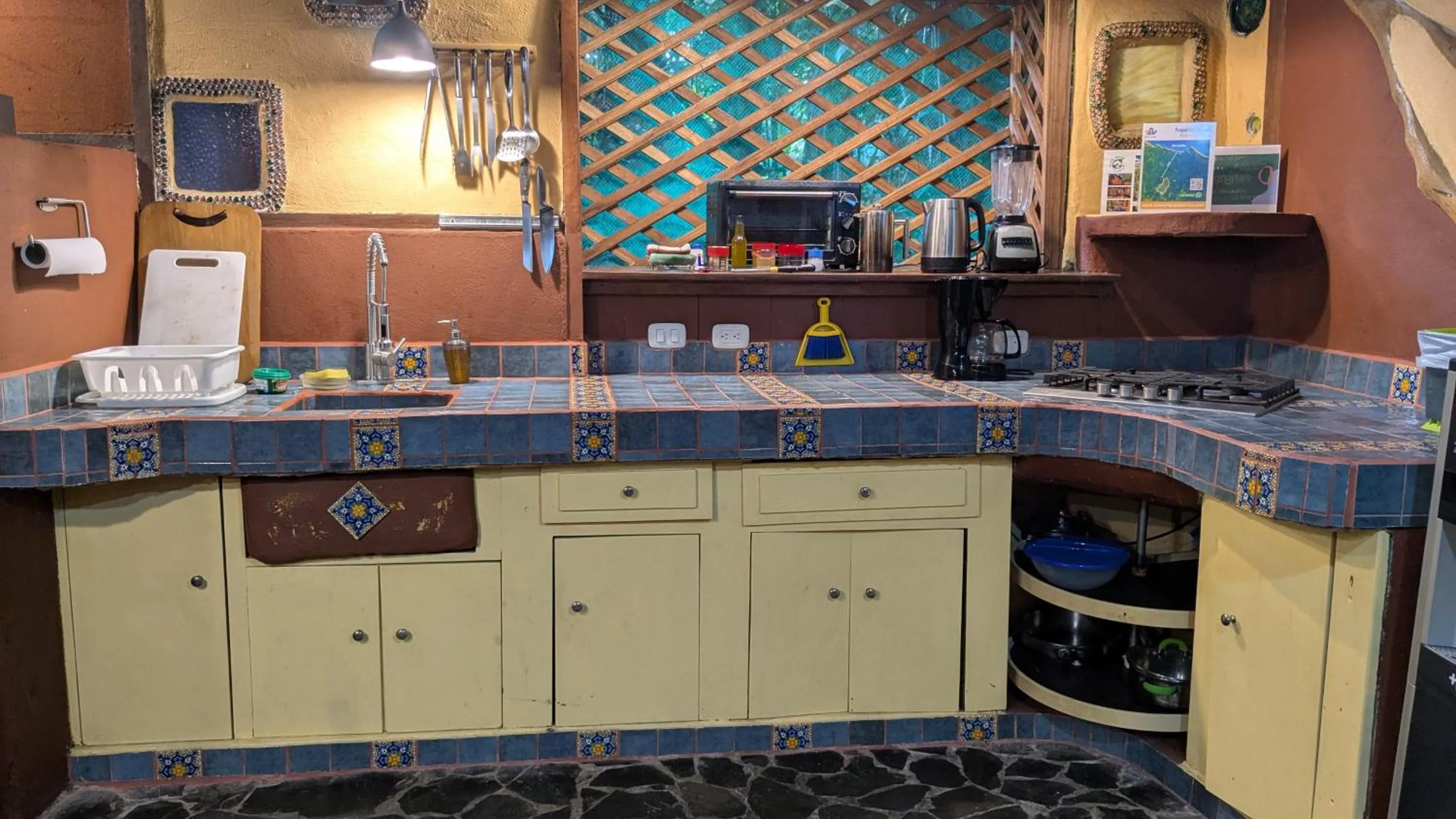 kitchen in Tree House Beachfront Lodge