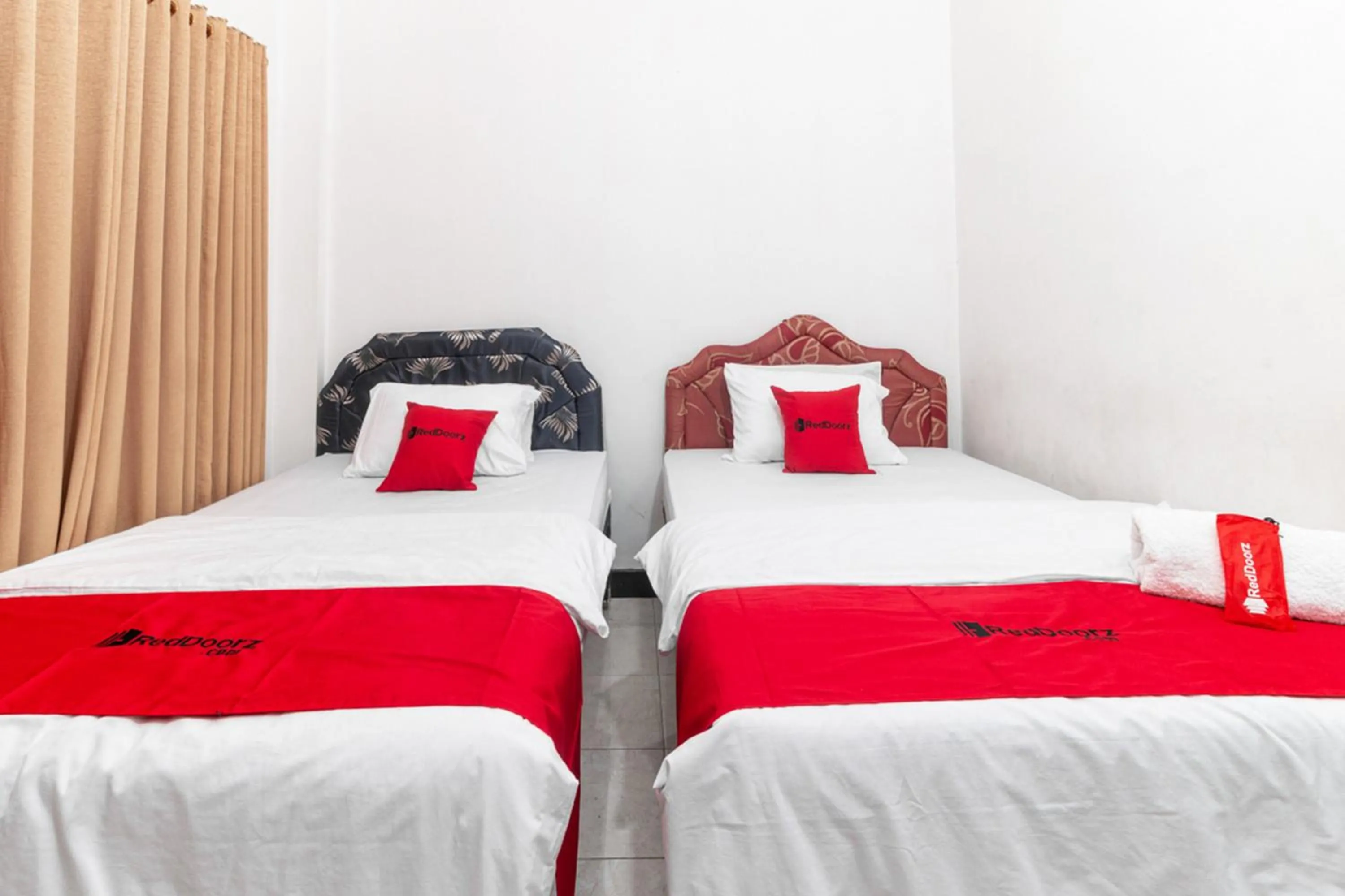 Bed in RedDoorz near Bahu Mall Manado
