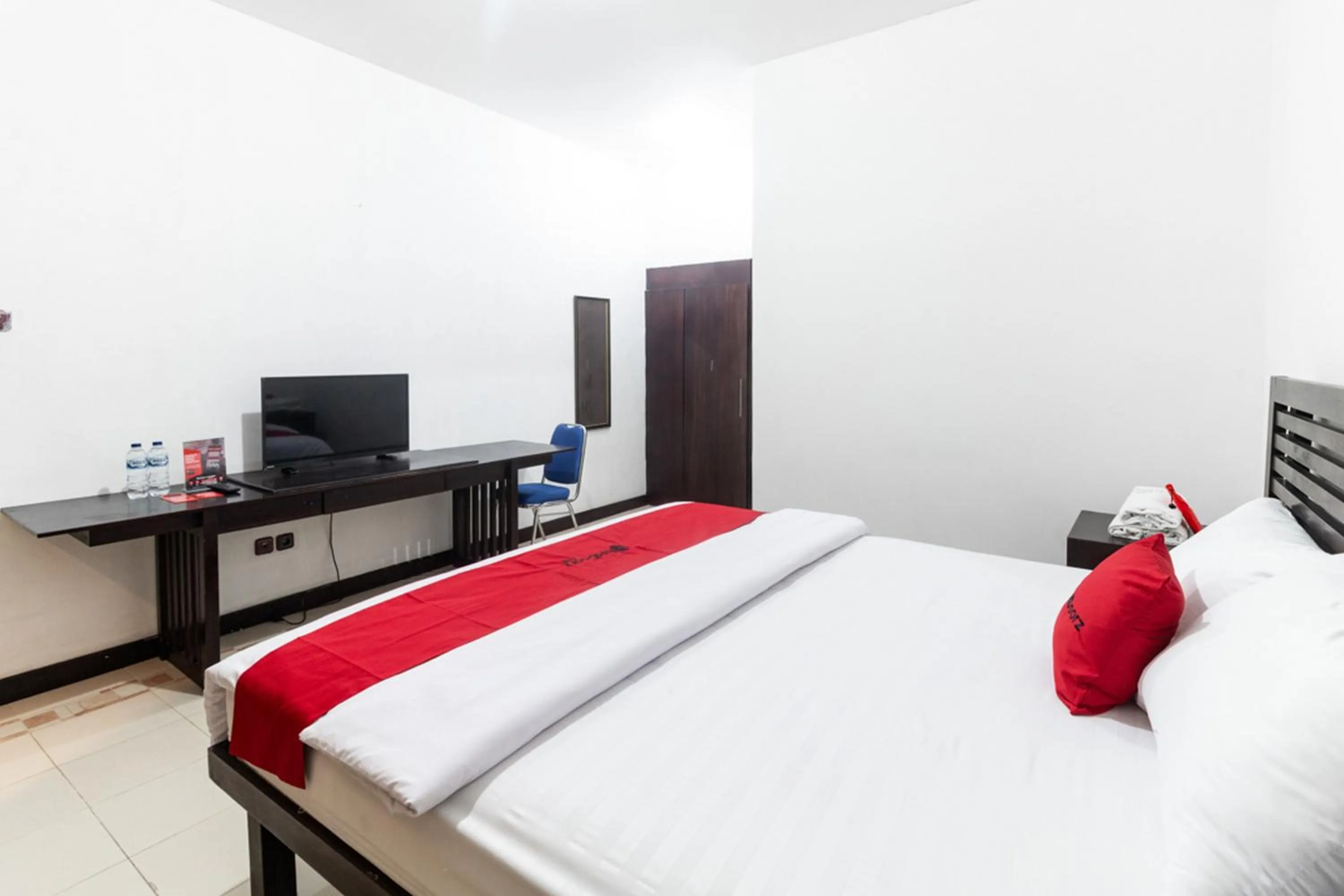 Bed in RedDoorz near Bahu Mall Manado