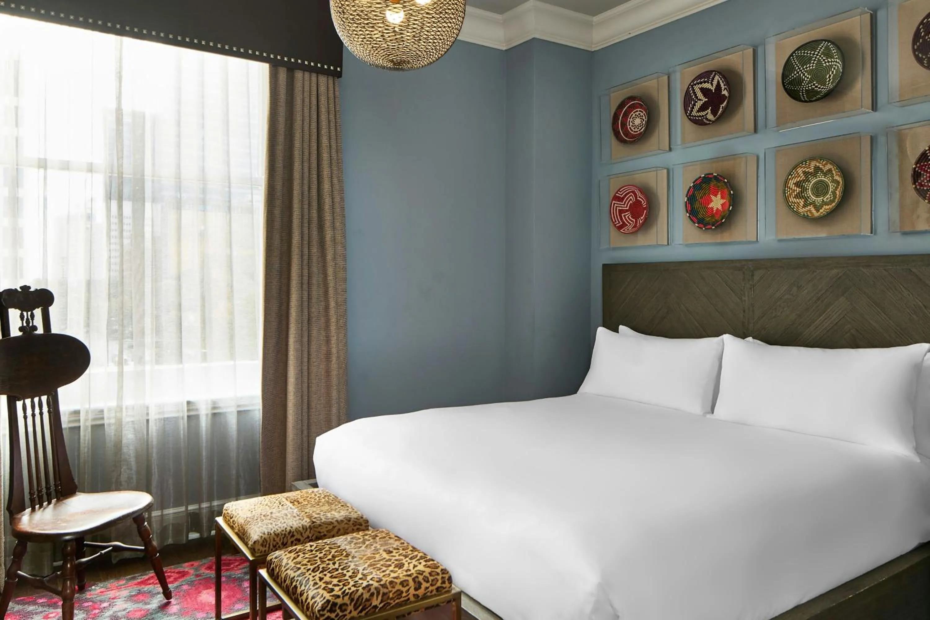 Photo of the whole room, Bed in Le Pavillon, New Orleans, a Tribute Portfolio Hotel