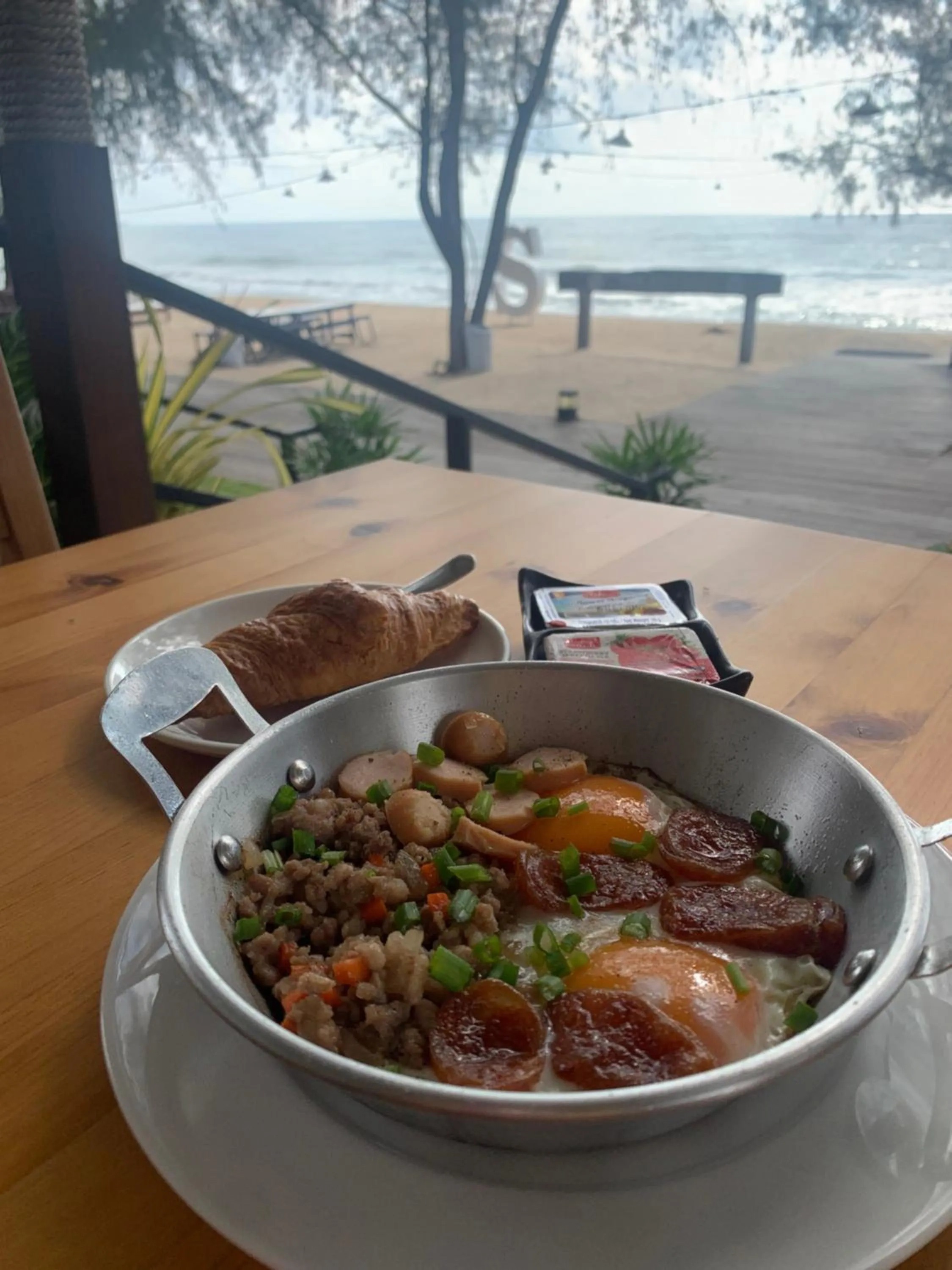 Food and drinks in Sea and Sea Villa Sangaroon