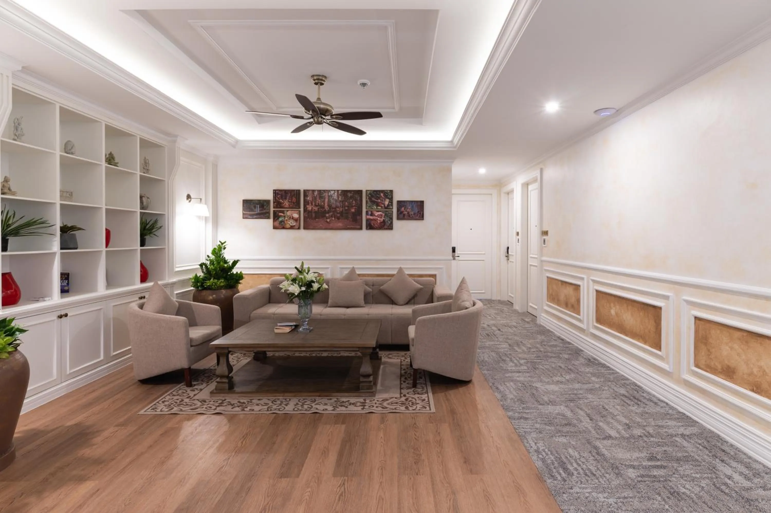 Communal lounge/ TV room in Anik Palace Hotel