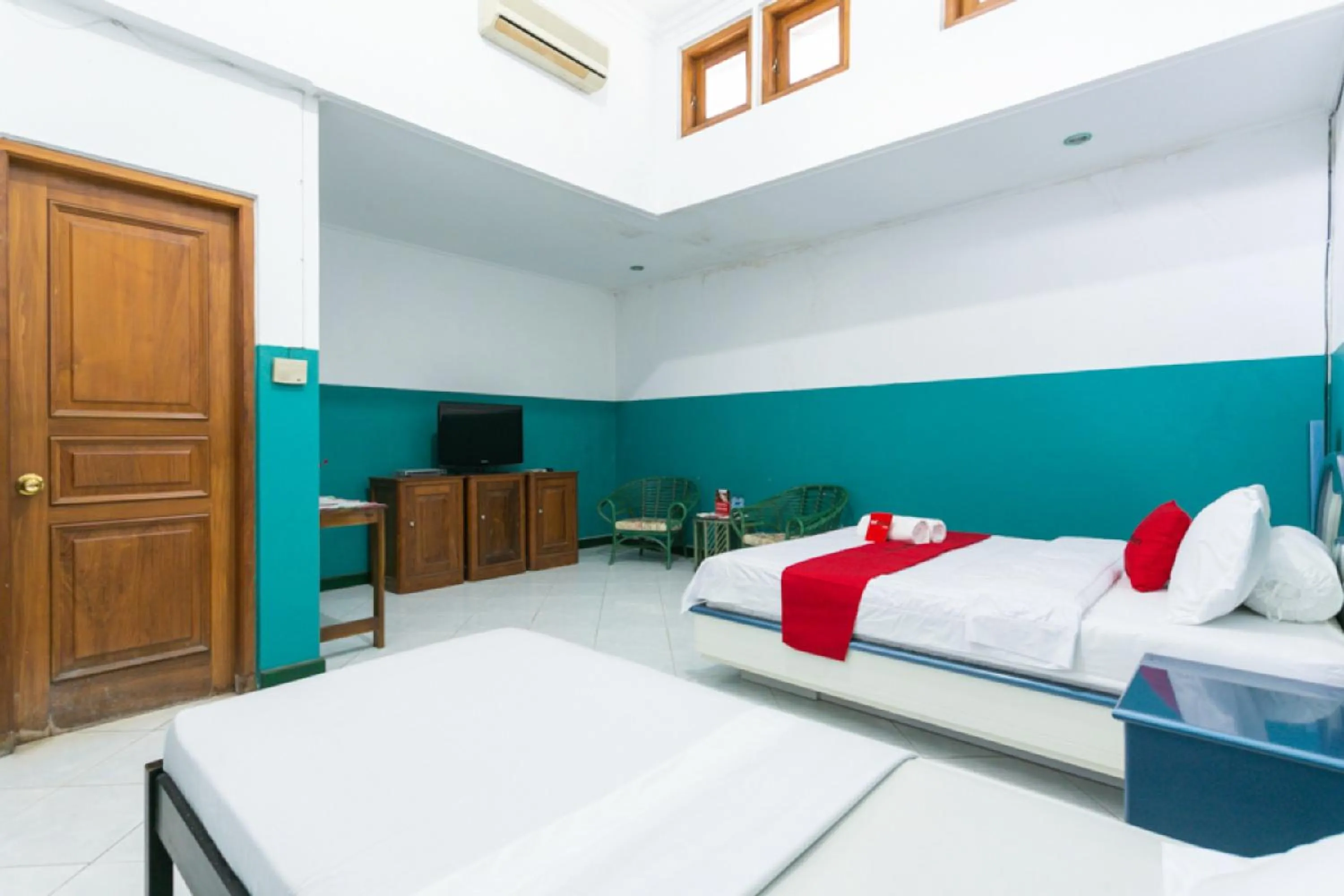 Bed in RedDoorz Syariah near Alun Alun Magelang Bayeman
