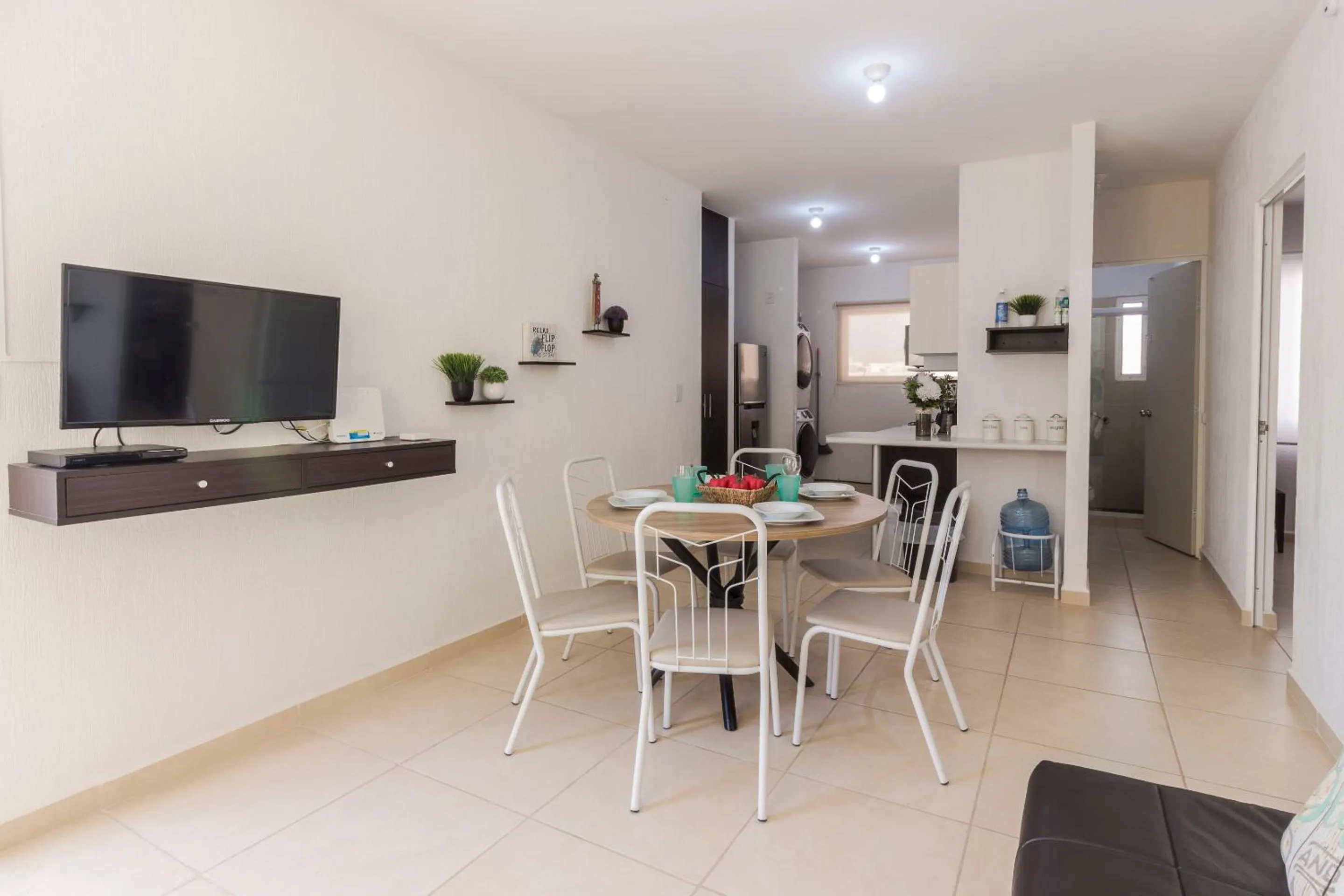 TV and multimedia in Relaxing & Quite Apt - Full Apartment