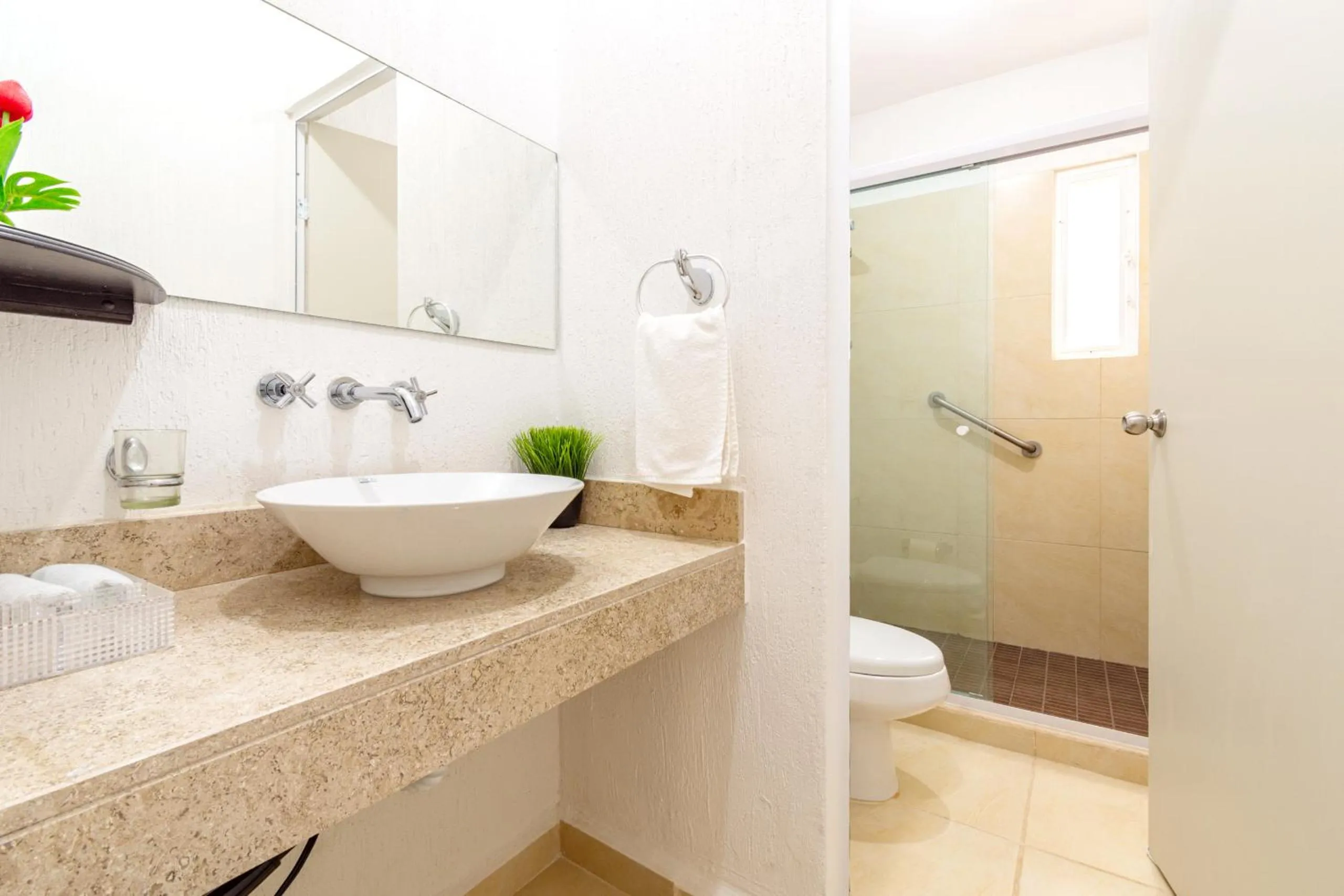 Bathroom in Relaxing & Quite Apt - Full Apartment