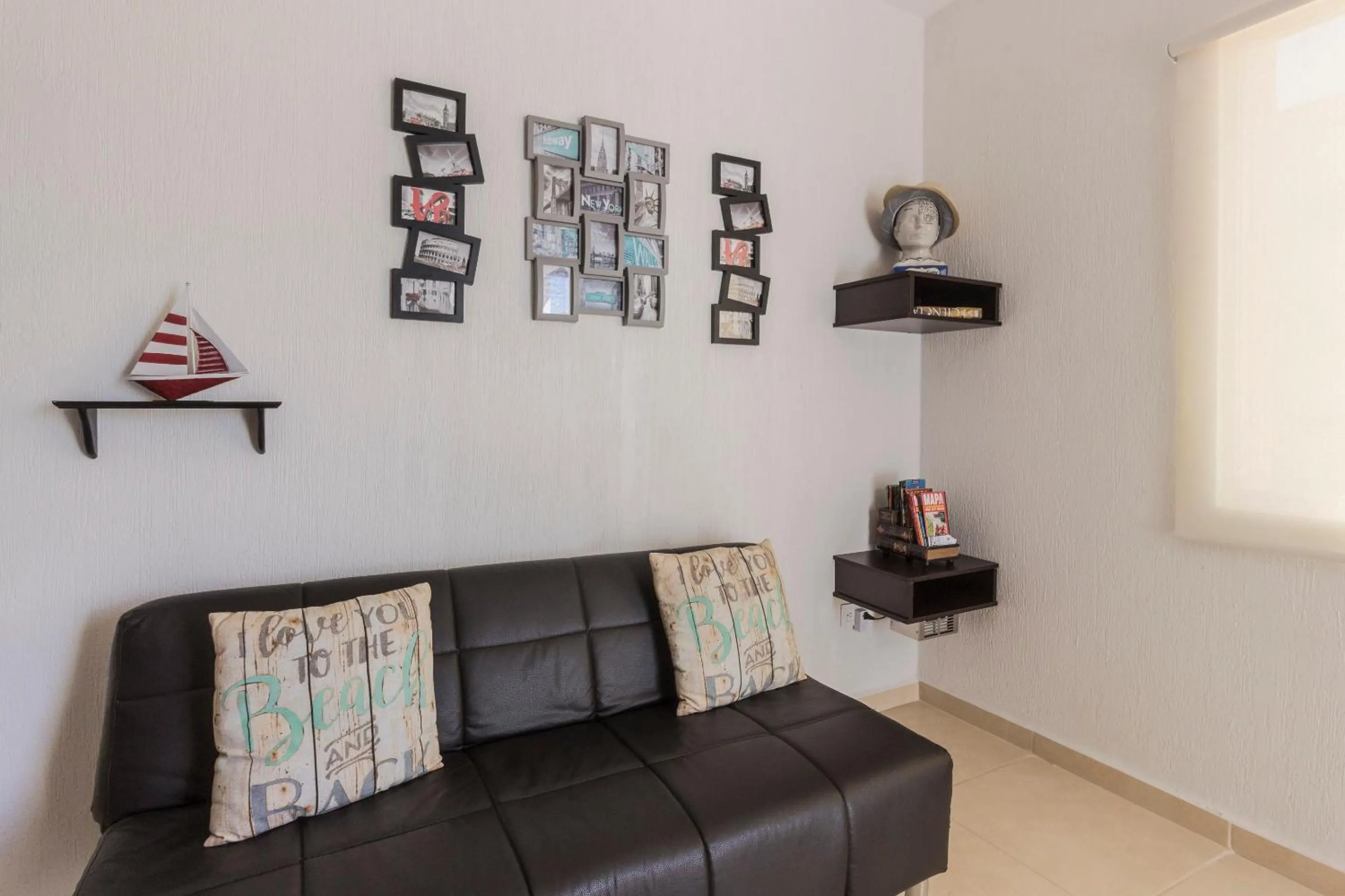 Living room in Relaxing & Quite Apt - Full Apartment