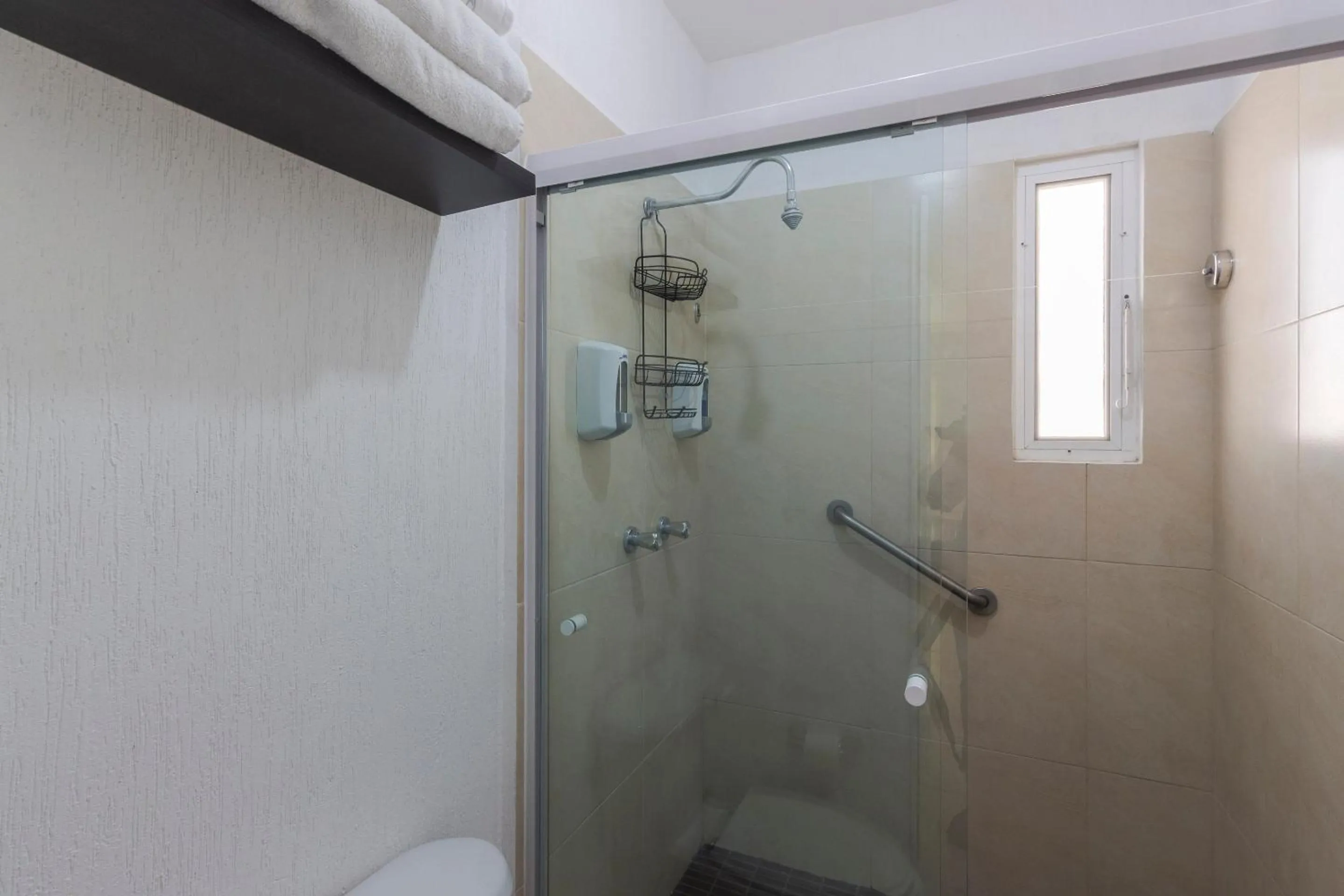 Shower in Relaxing & Quite Apt - Full Apartment