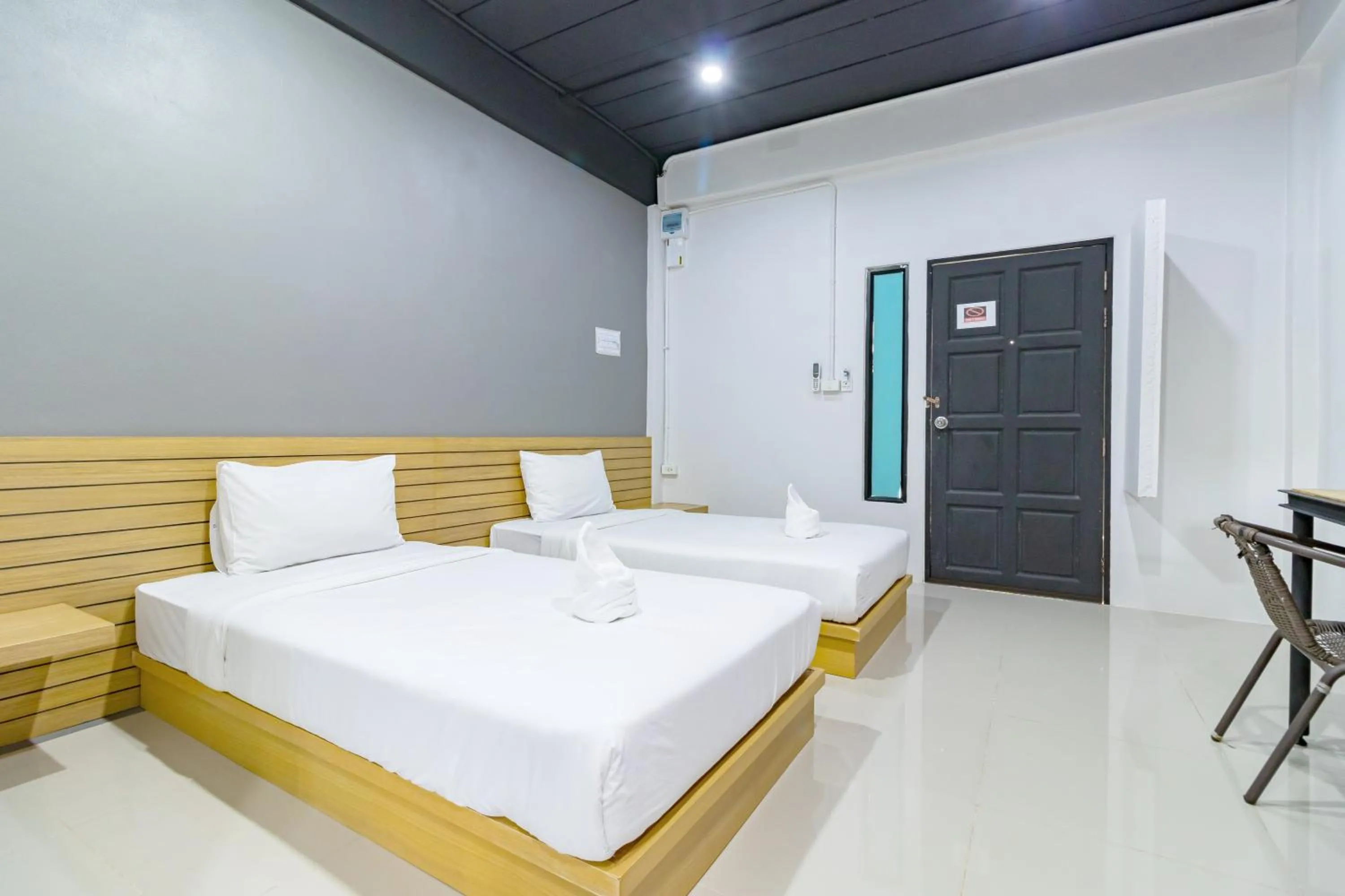 Bedroom, Bed in CS Klongtoey Grand Resort