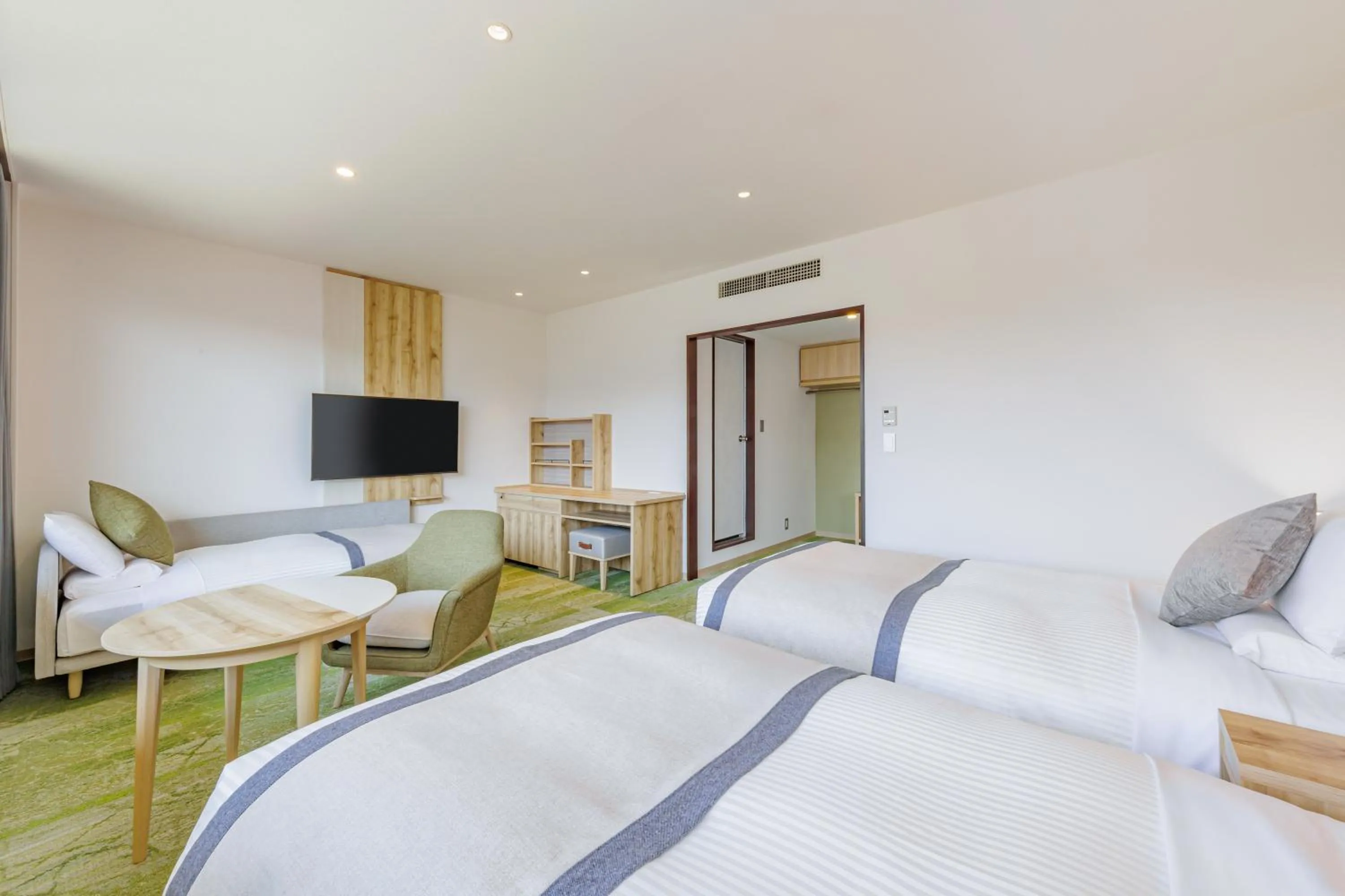 Photo of the whole room, Bed in KAMENOI HOTEL Nagatoro Yorii