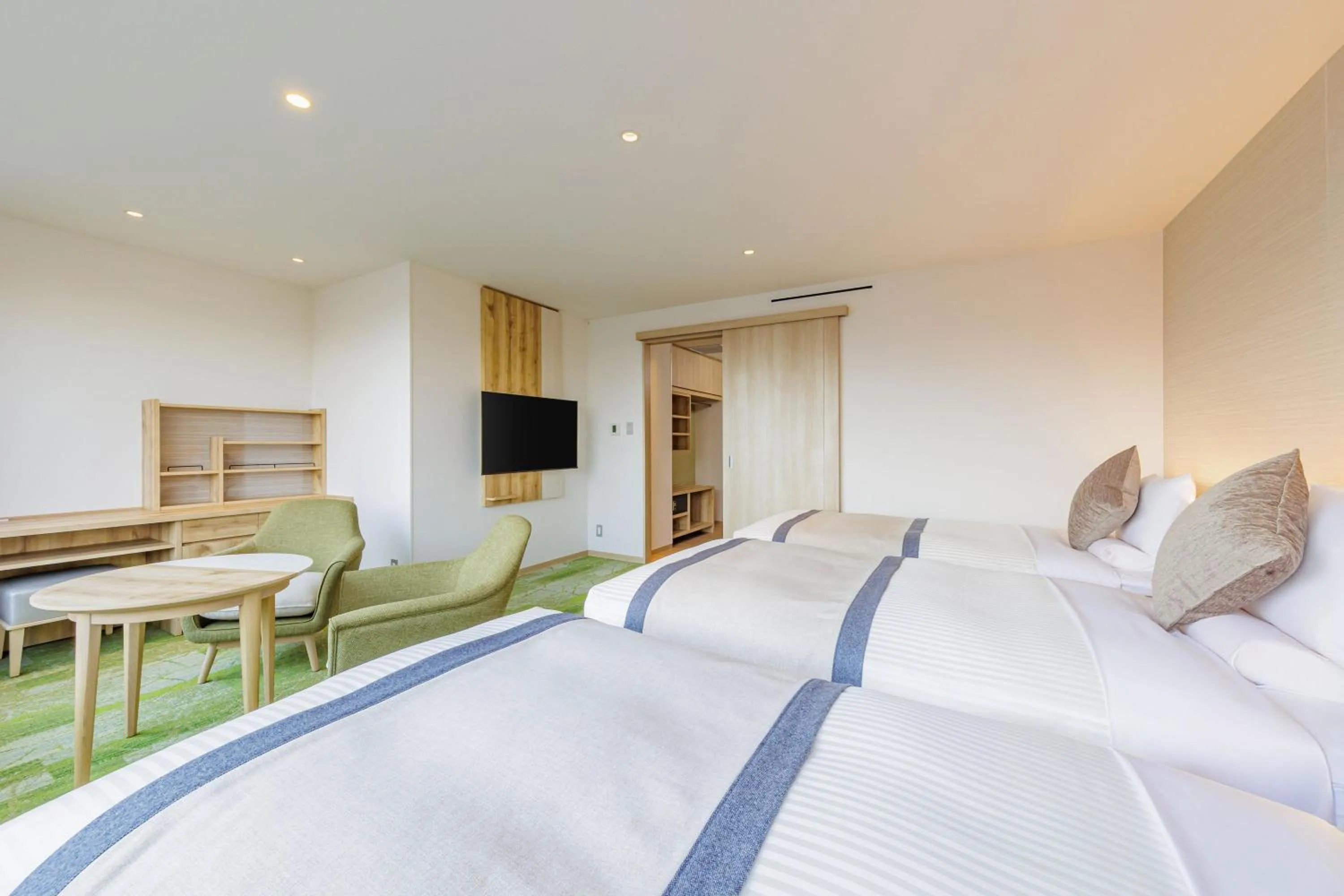 Photo of the whole room, Bed in KAMENOI HOTEL Nagatoro Yorii