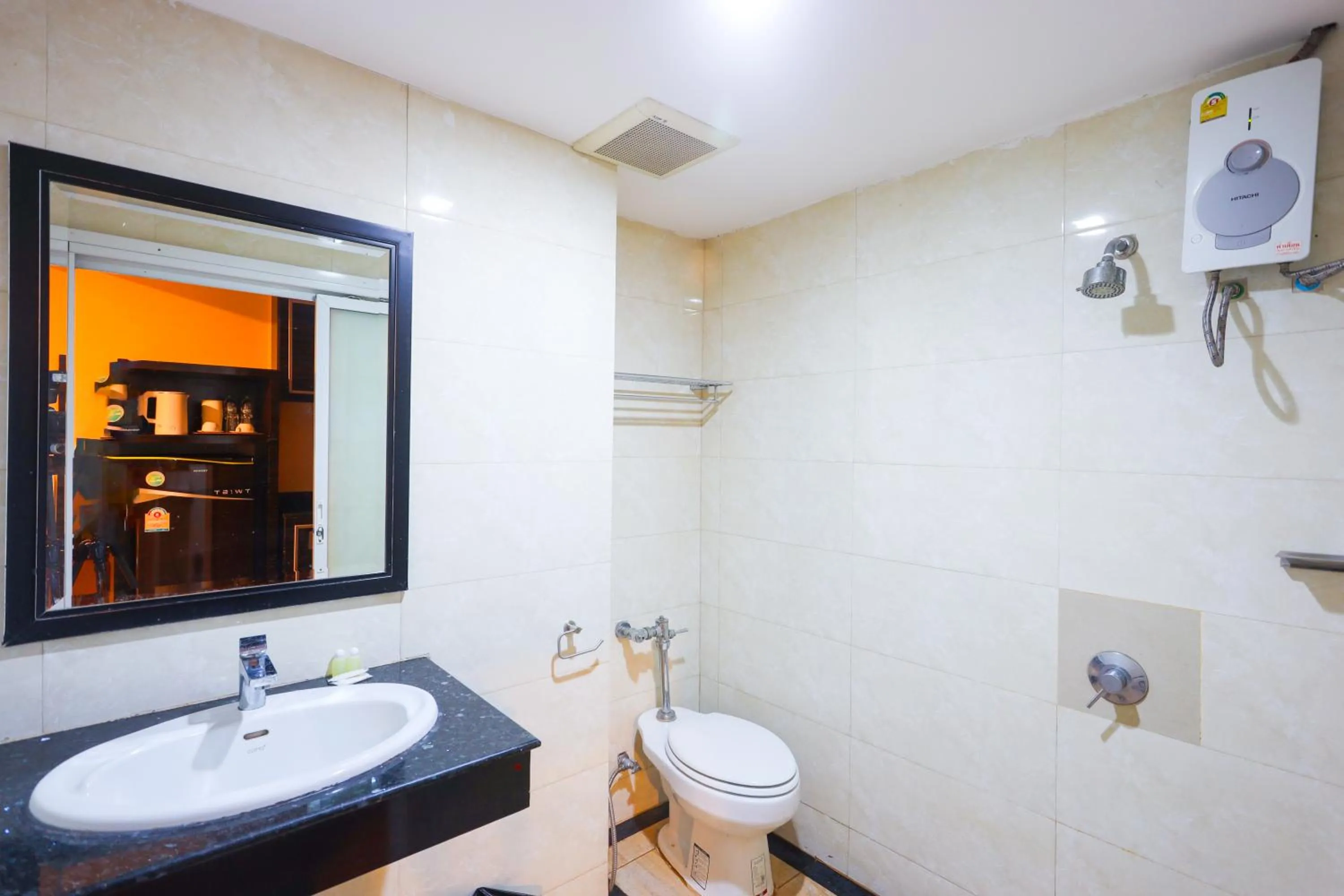 Shower in Land Royal Residence Pattaya