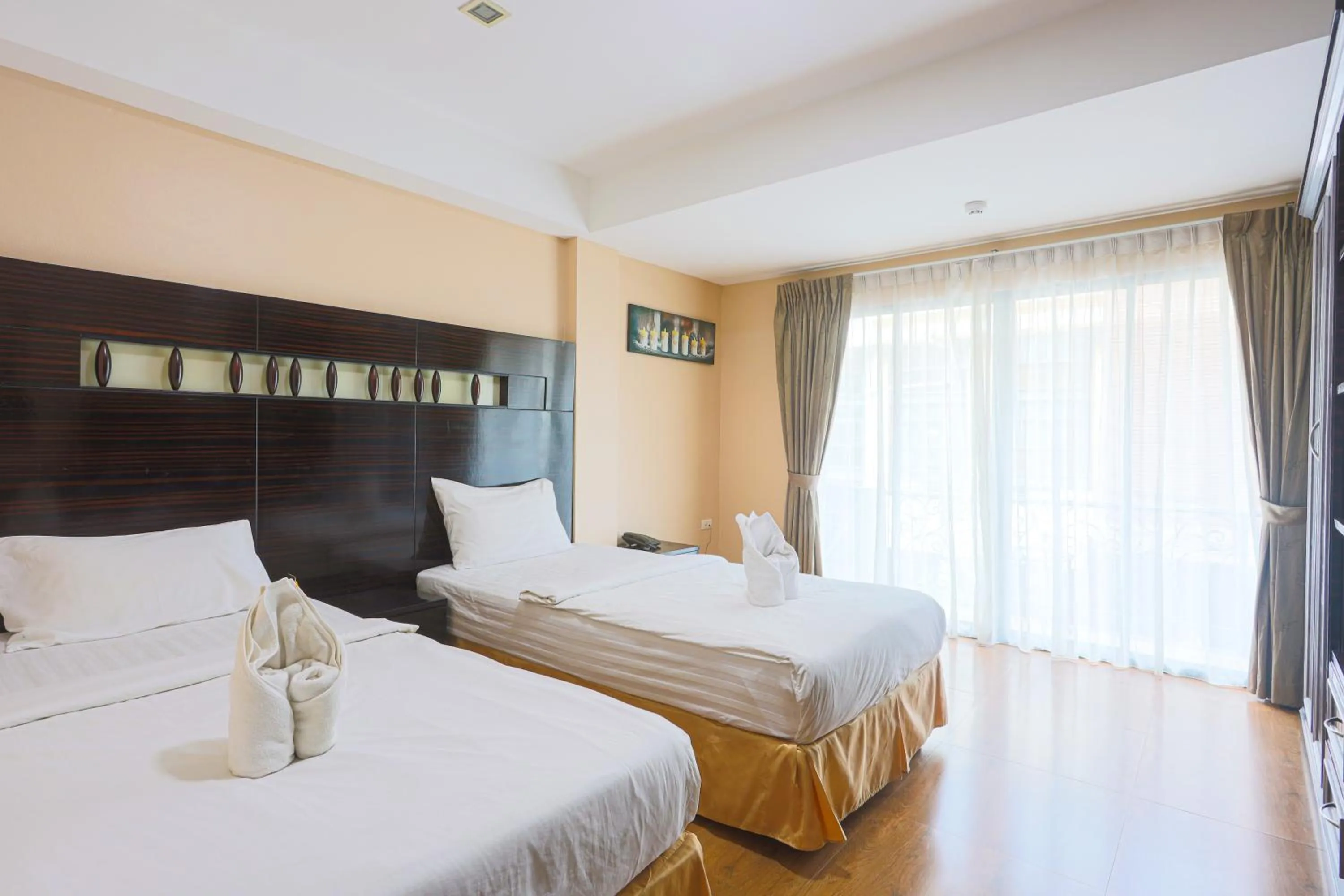 Bed in Land Royal Residence Pattaya