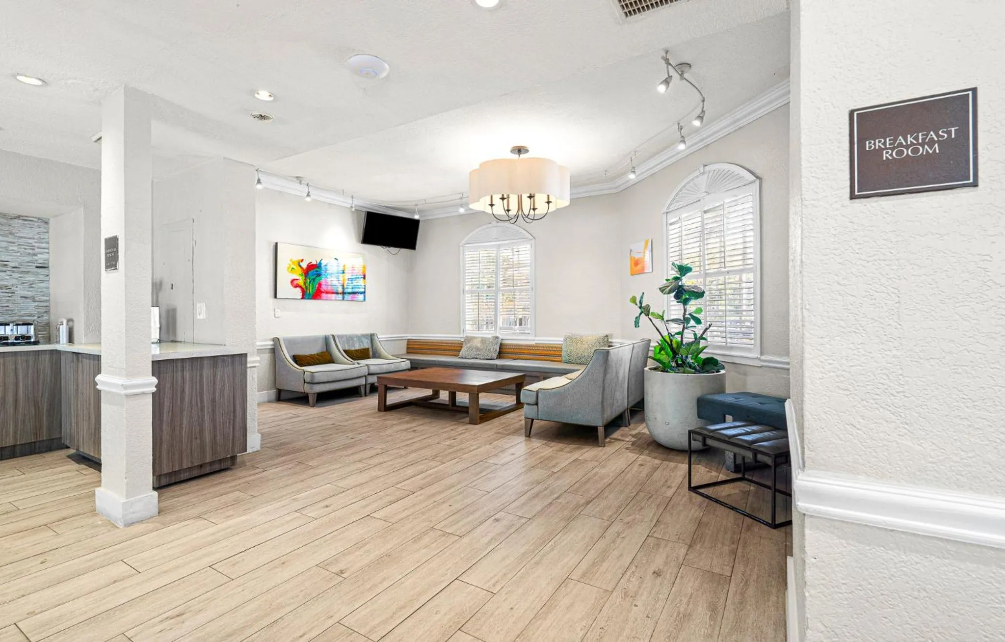 Seating area in Hotolos Hollywood