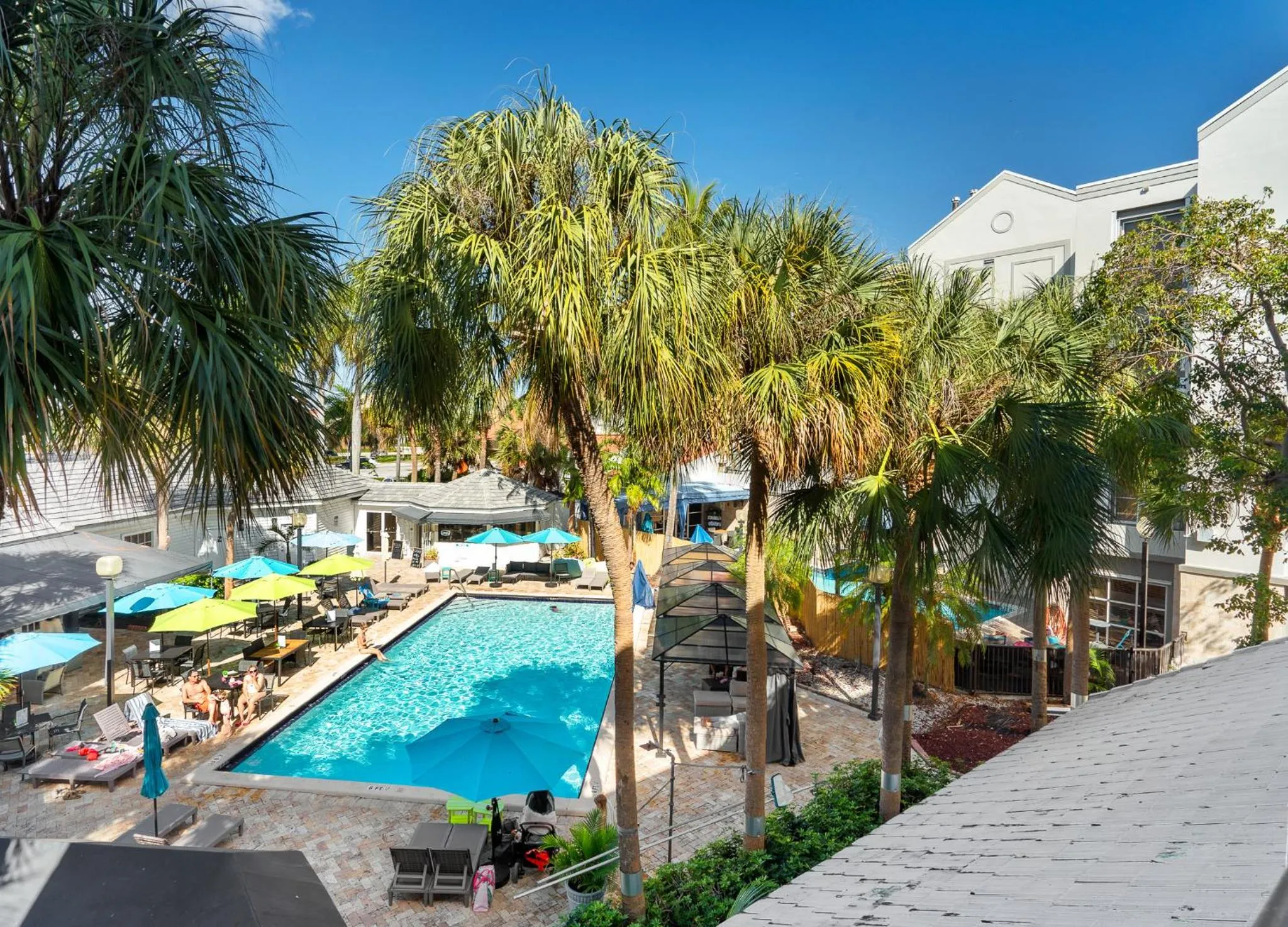 Day in Hotolos Hollywood