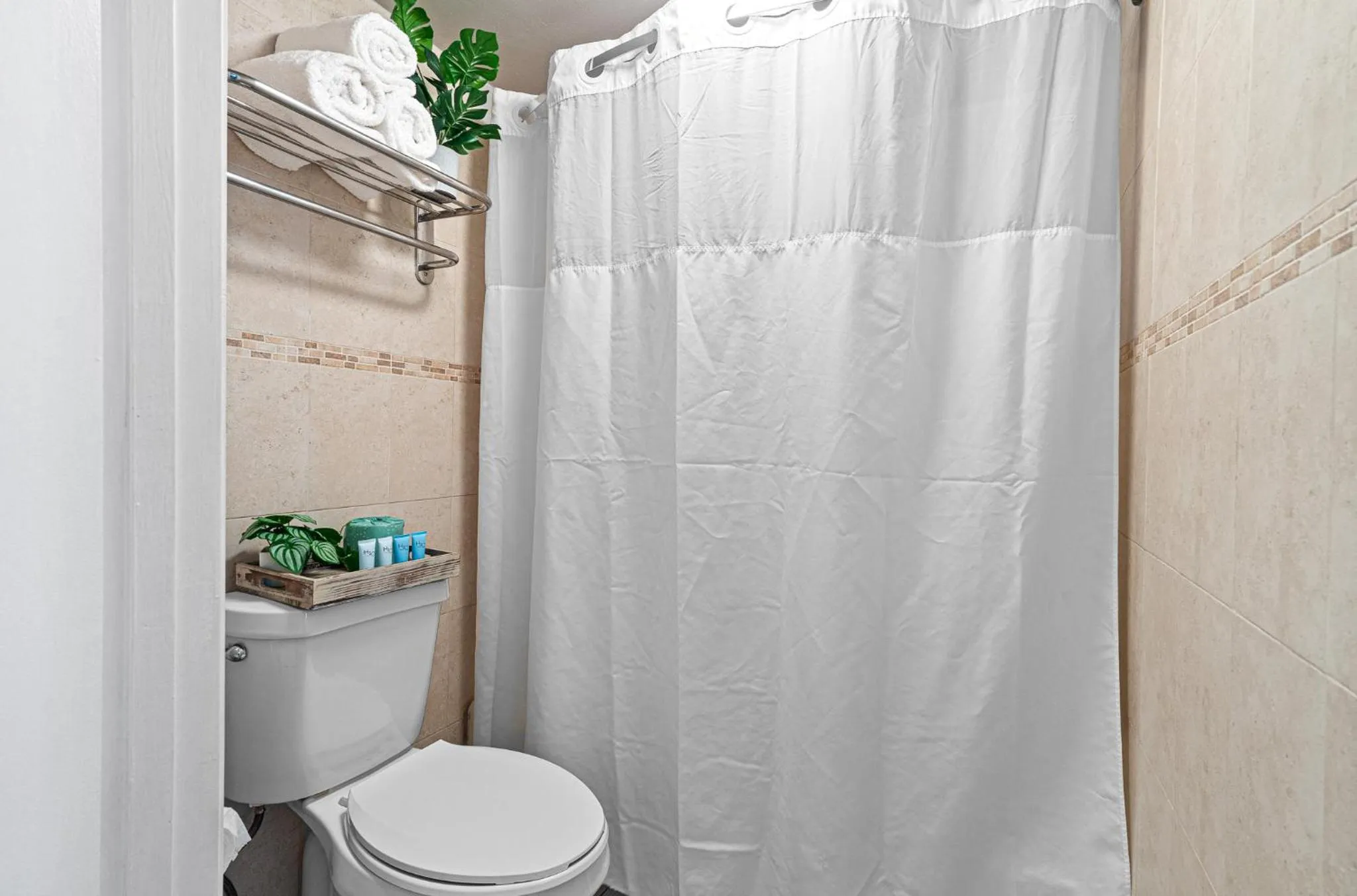 Toilet in Hotolos Hollywood