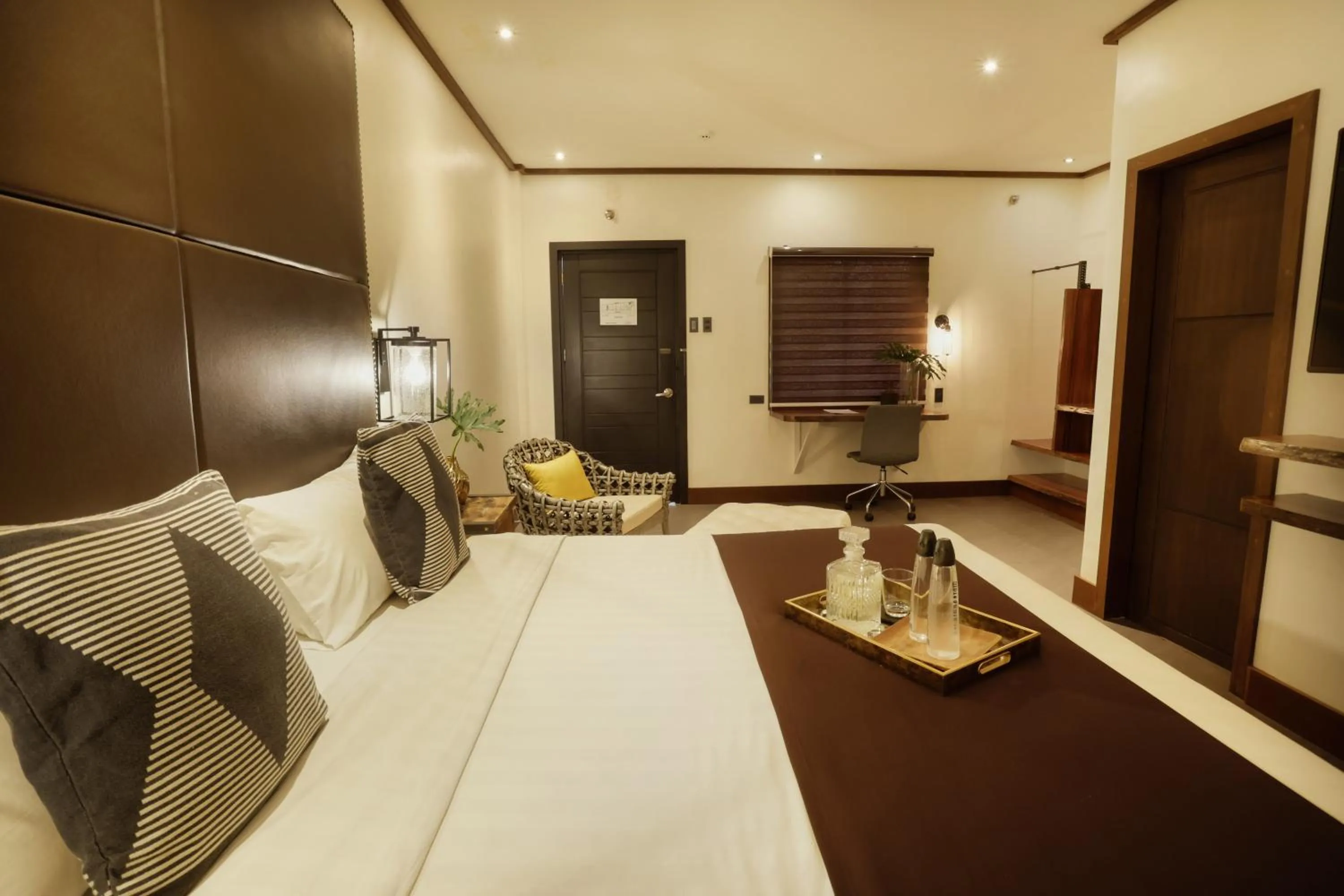 Photo of the whole room in The Bourke Hotel