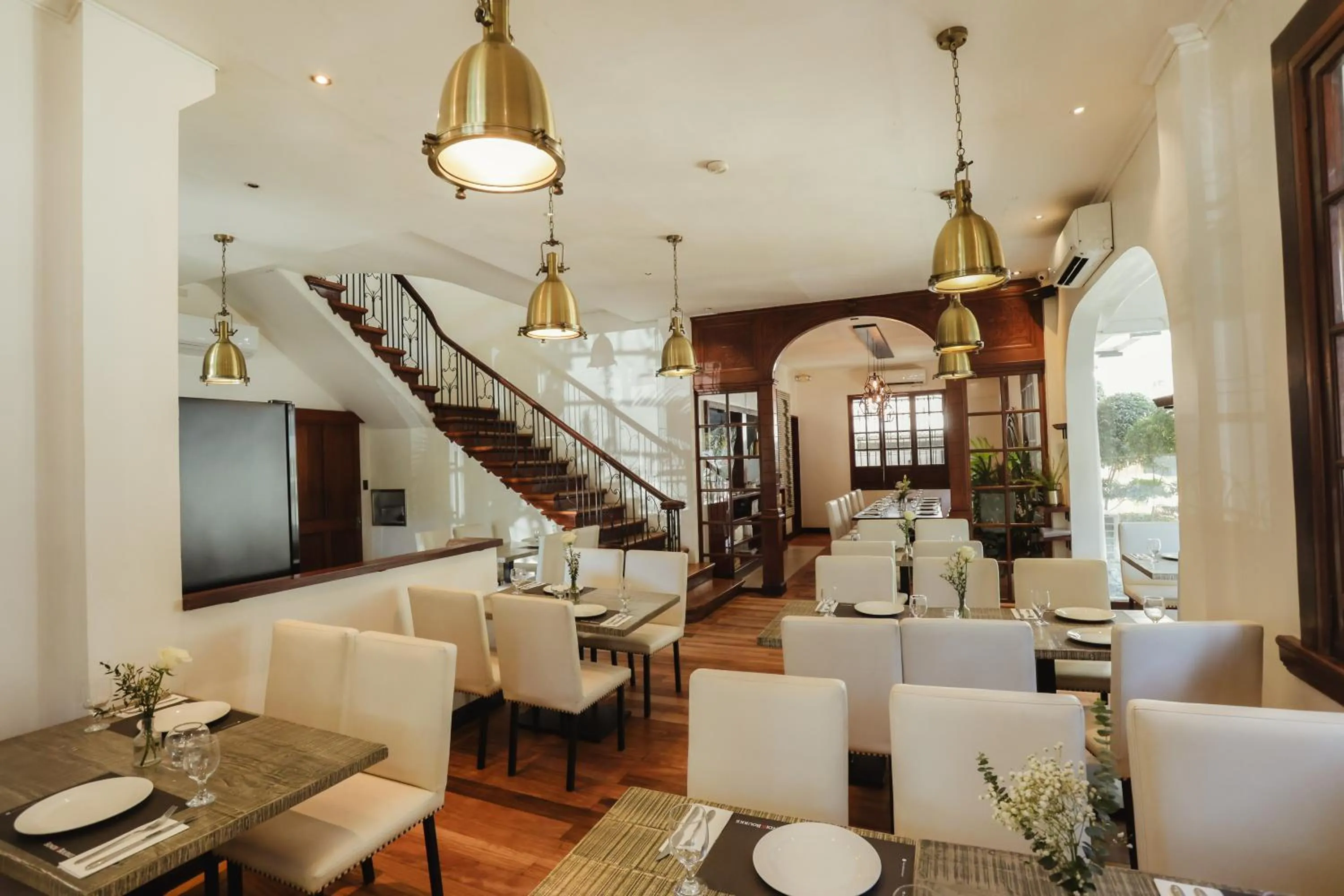 Restaurant/places to eat in The Bourke Hotel