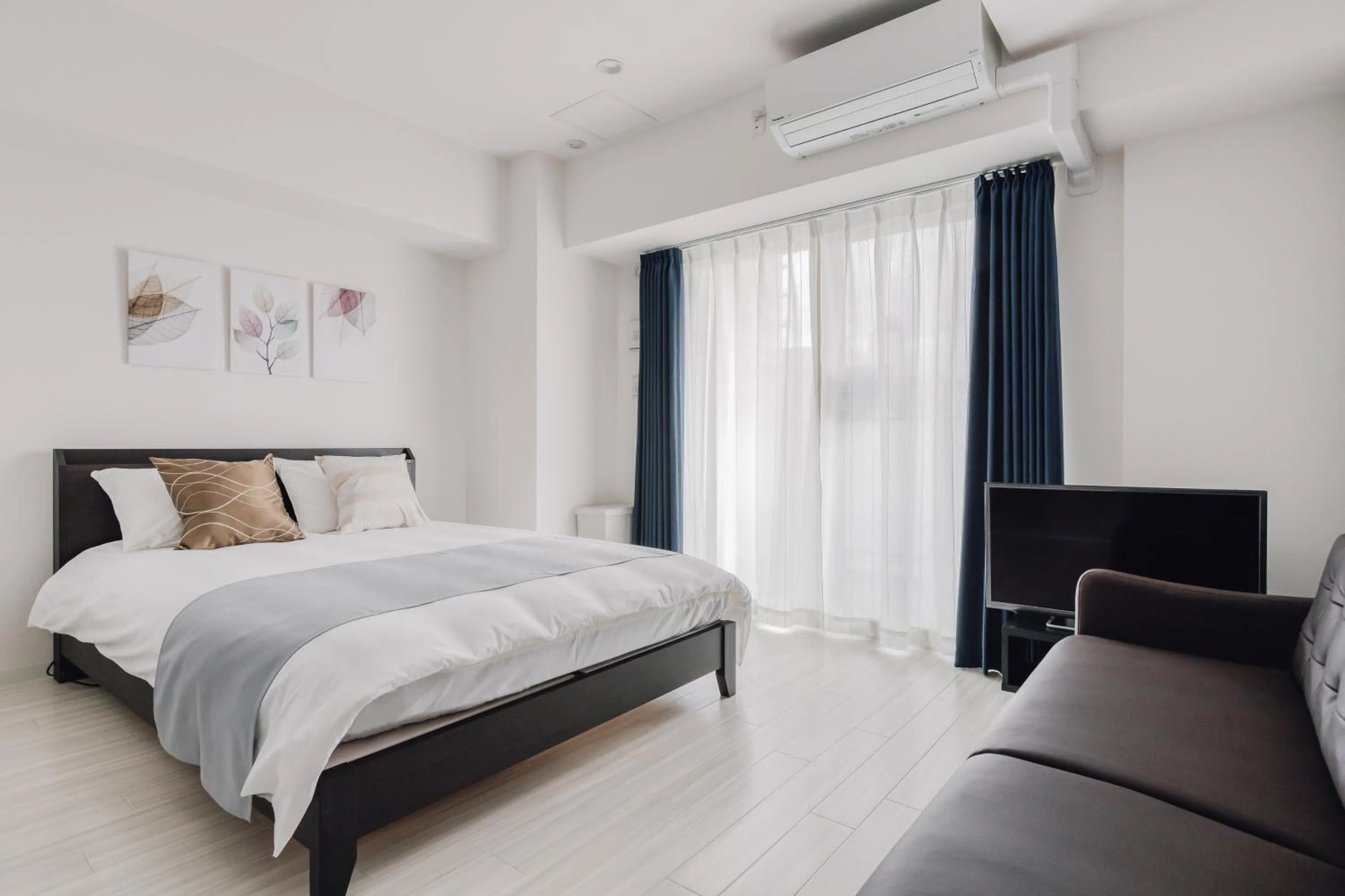 Standard Apartment in BON Condo Namba Nipponbashi