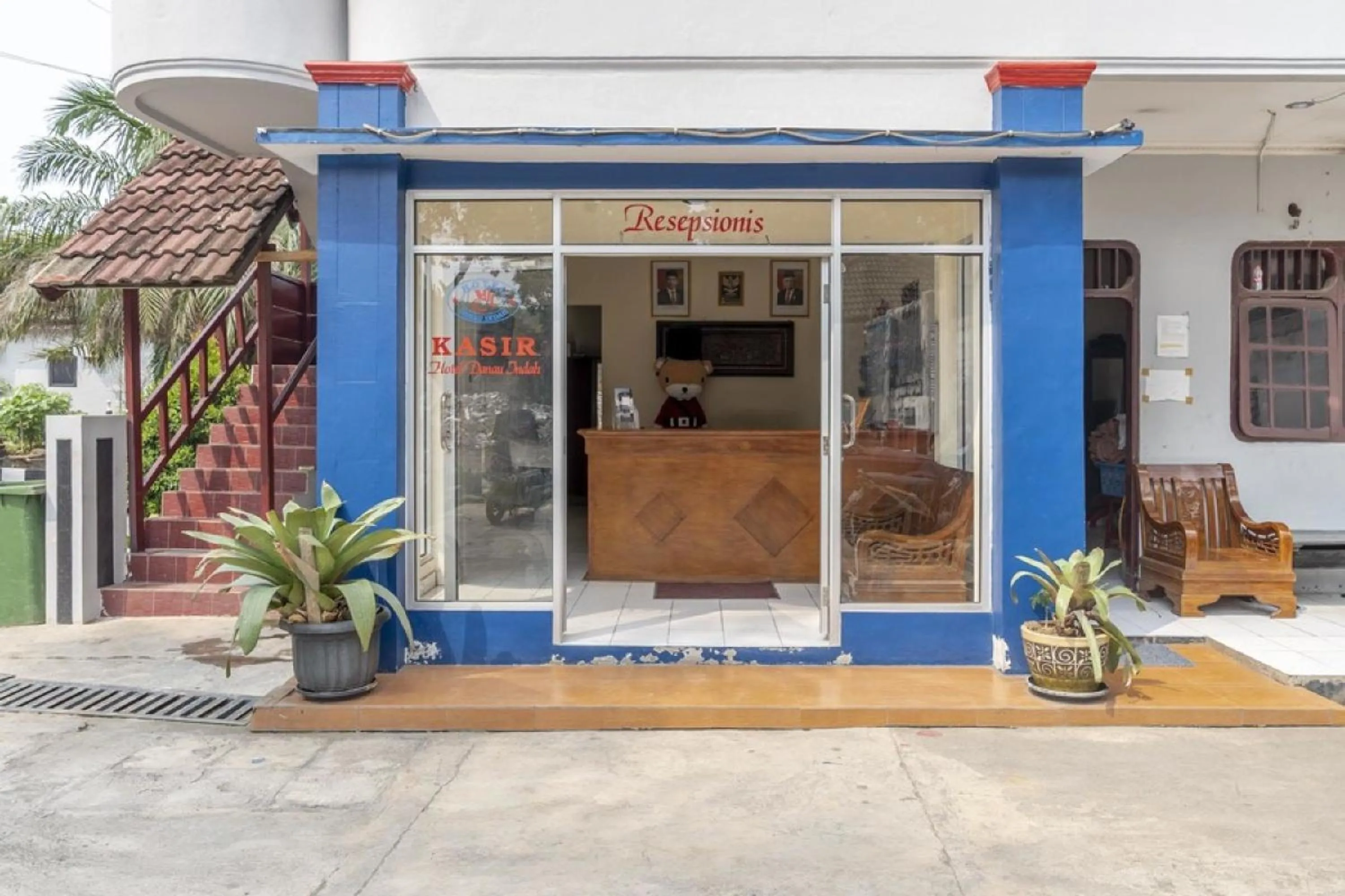 Facade/entrance in RedDoorz Plus near Tambun Station