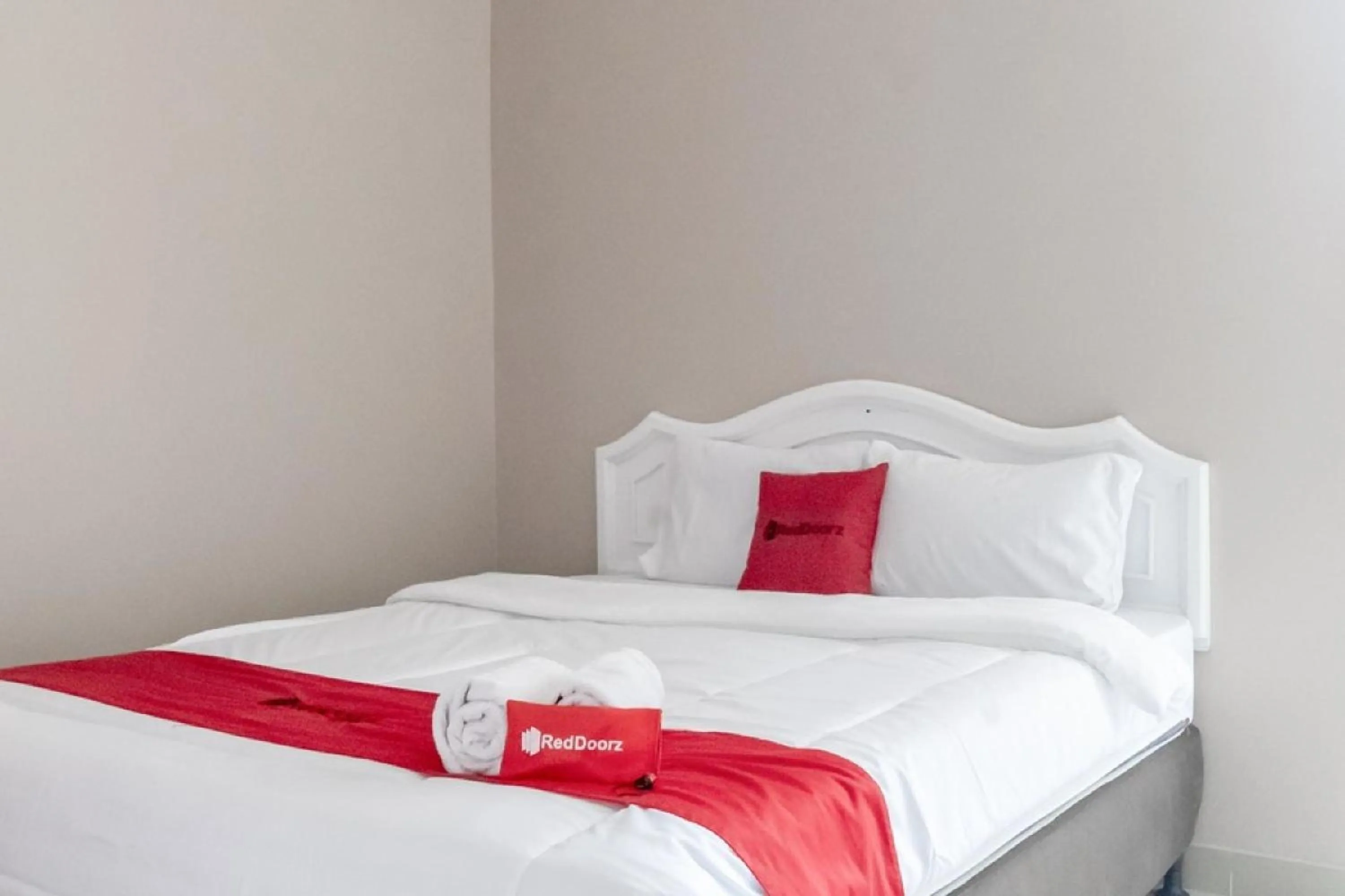 Bedroom in RedDoorz Plus near Tambun Station