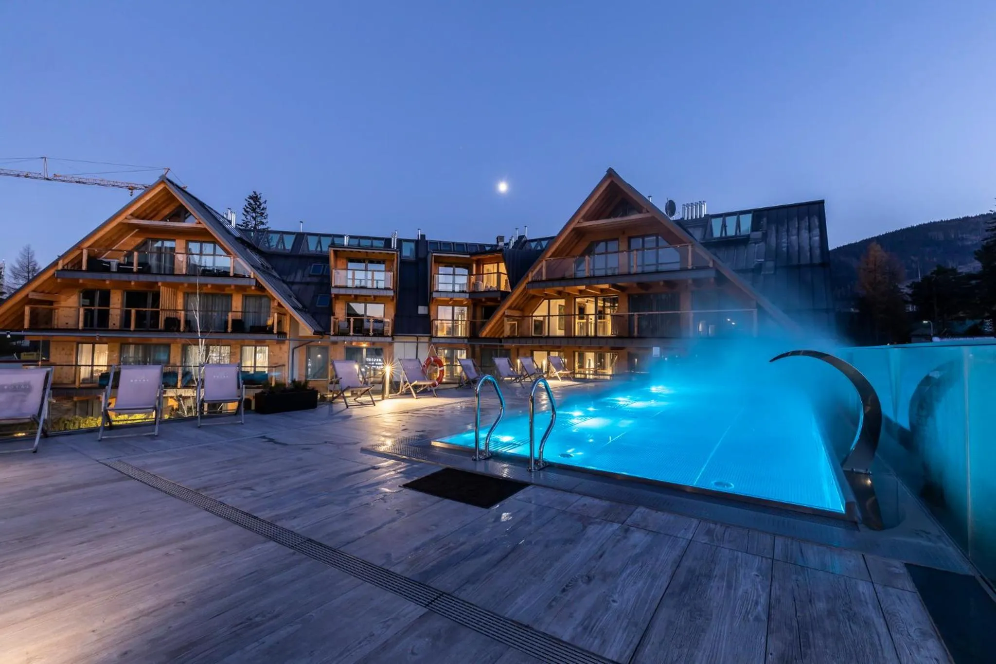 Swimming pool in APARTHOTEL ROYAL RESORT SPA Zakopane