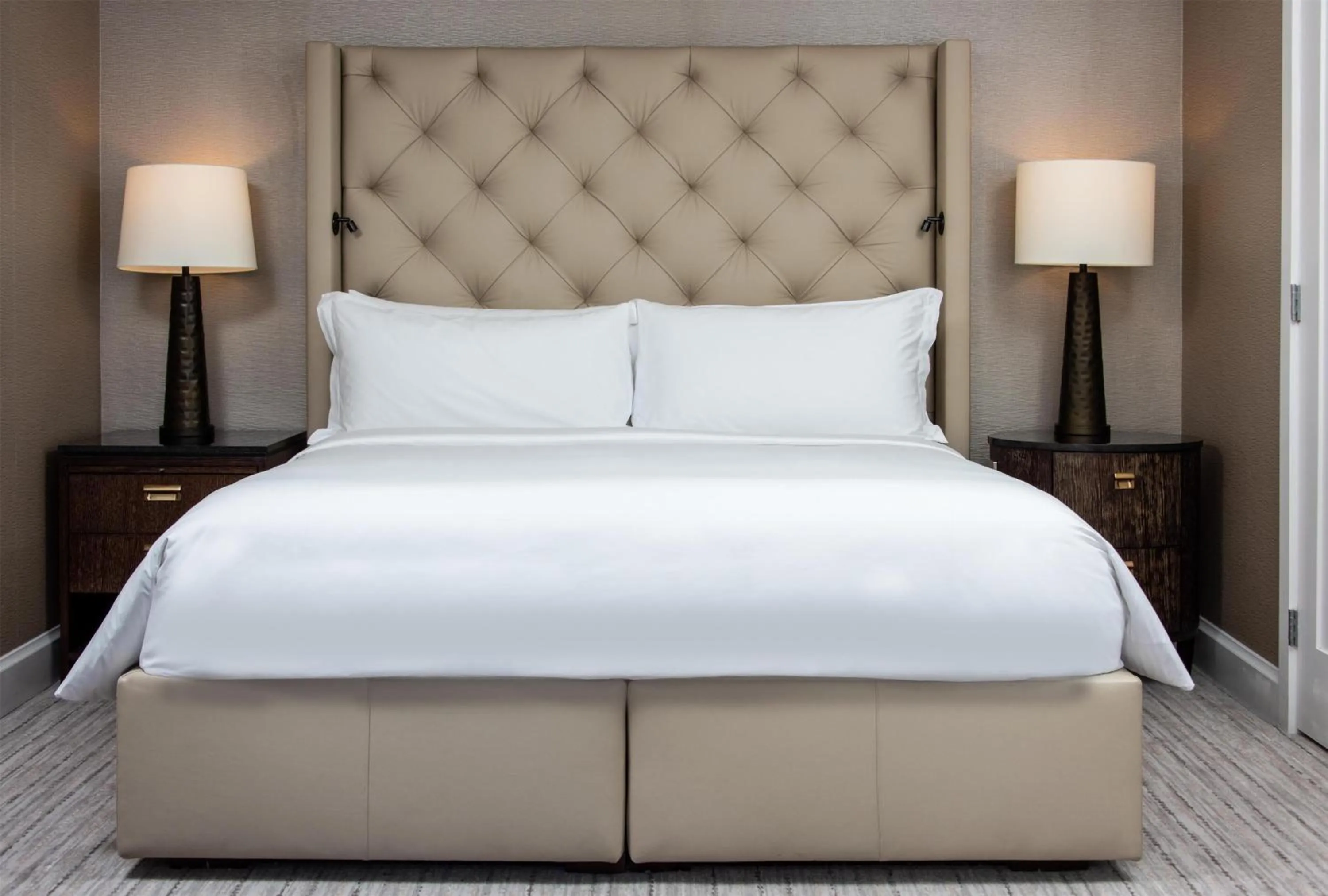 Photo of the whole room, Bed in Grand Hyatt Vail Resort and Spa