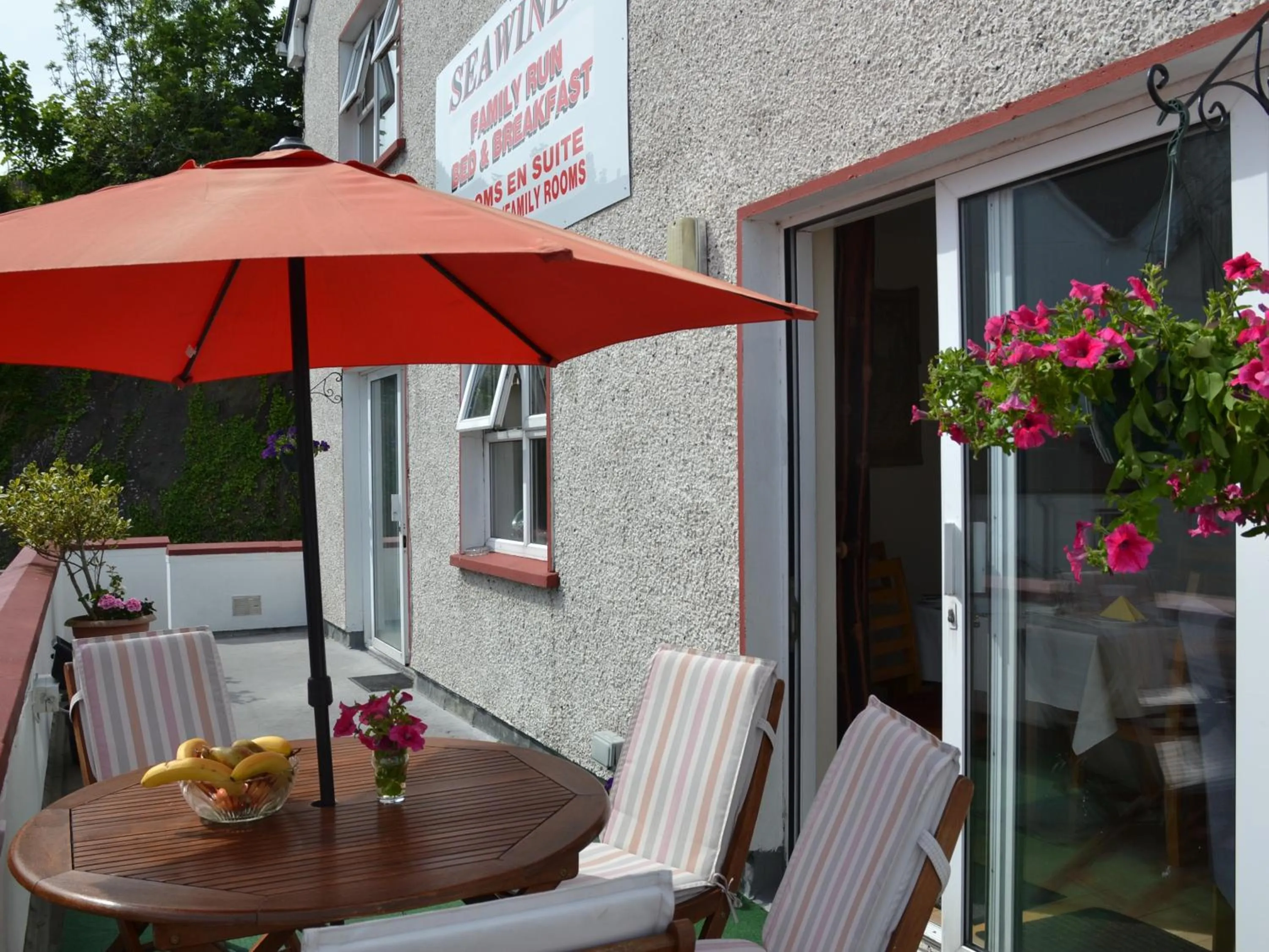 Property building in Seawinds Bed and Breakfast