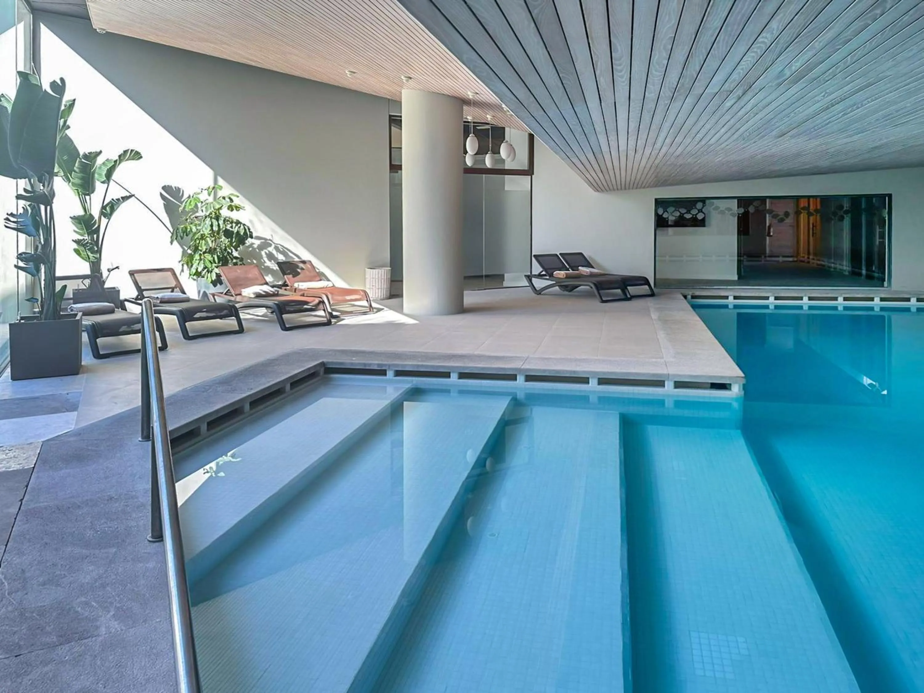 Swimming pool in Torre Melina, a Gran Meliá Hotel