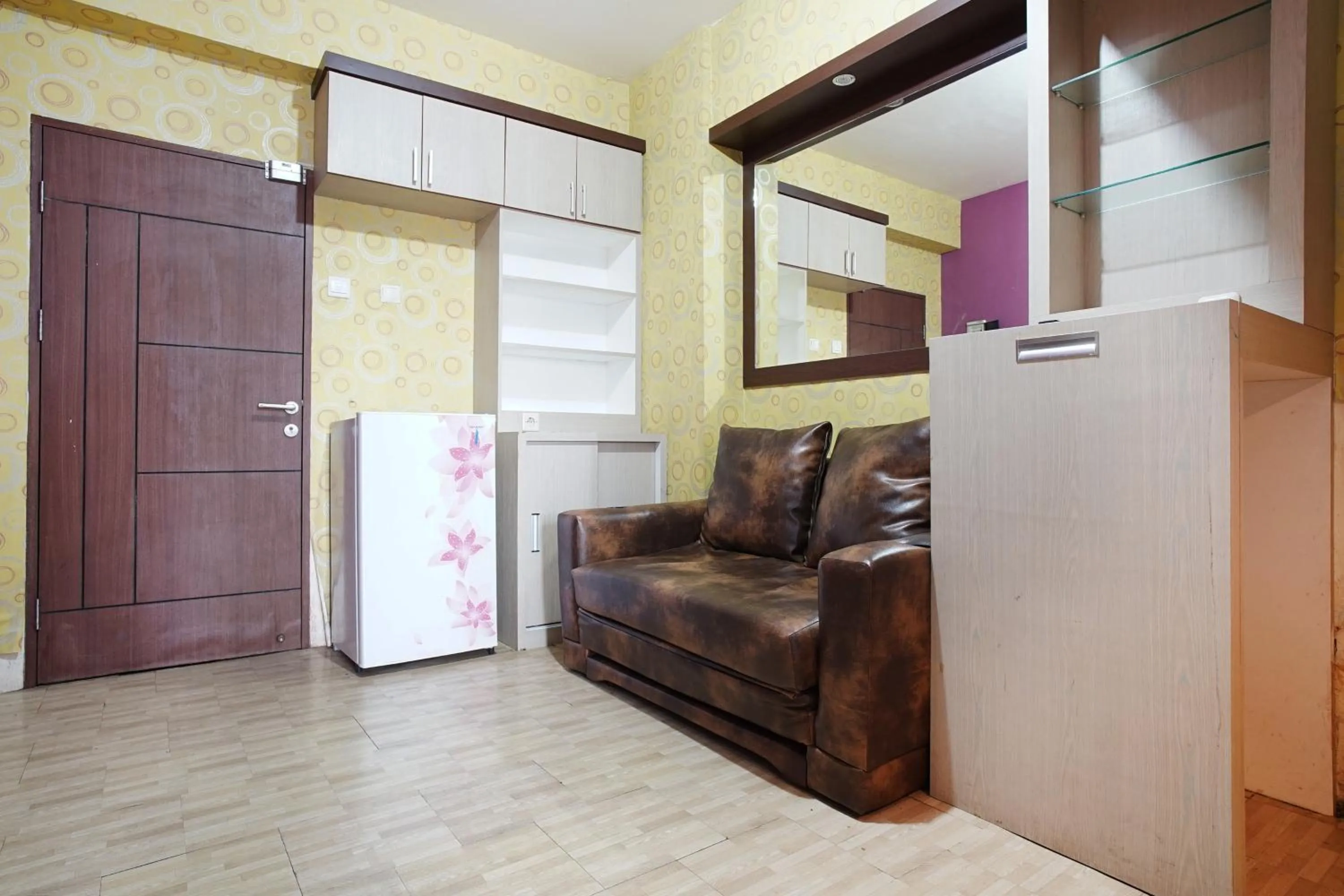 Living room in Planet Room Kemang View