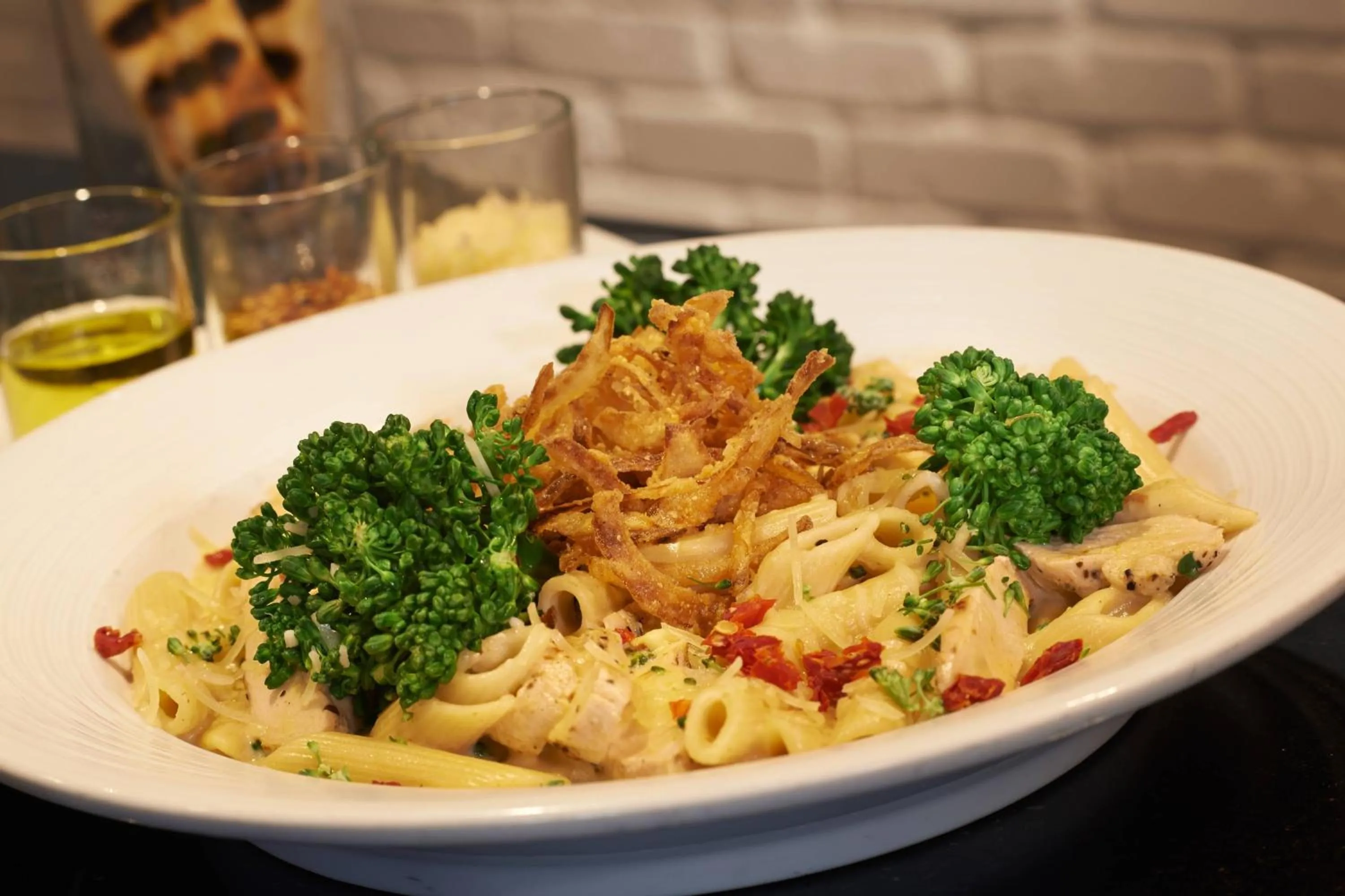 Restaurant/places to eat in Detroit Metro Airport Marriott