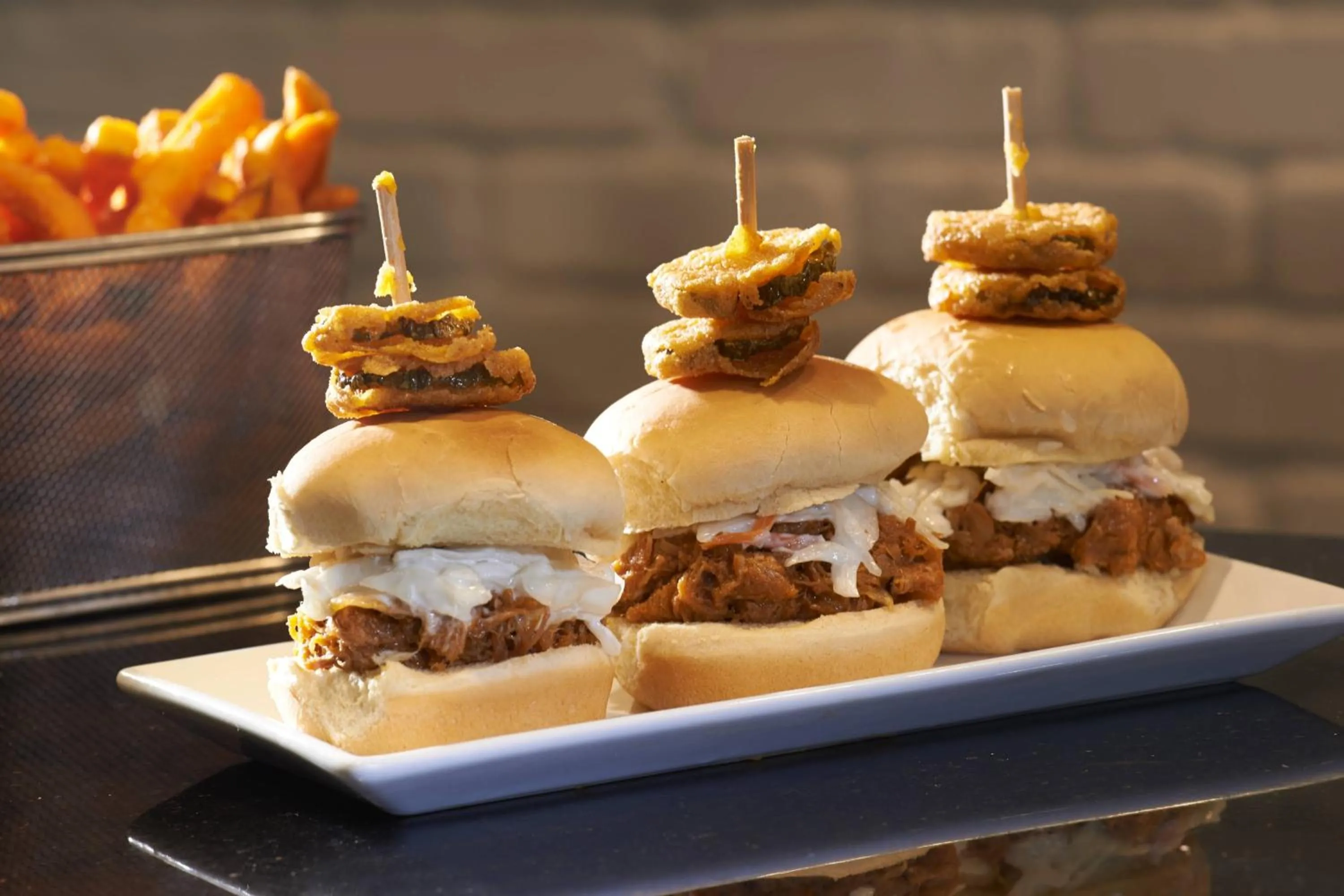 Restaurant/places to eat in Detroit Metro Airport Marriott