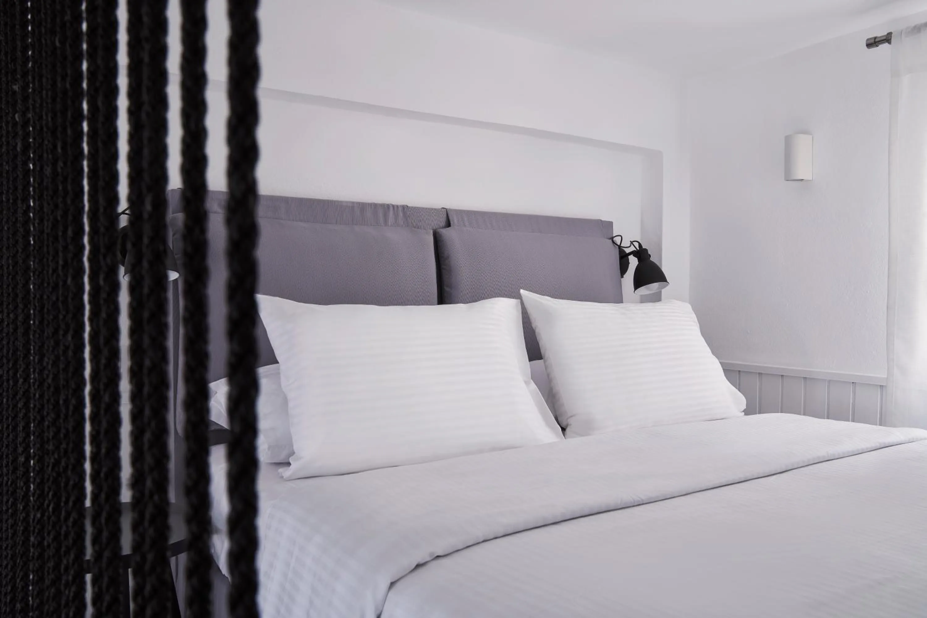 Bed in Mr and Mrs White Oia - Santorini