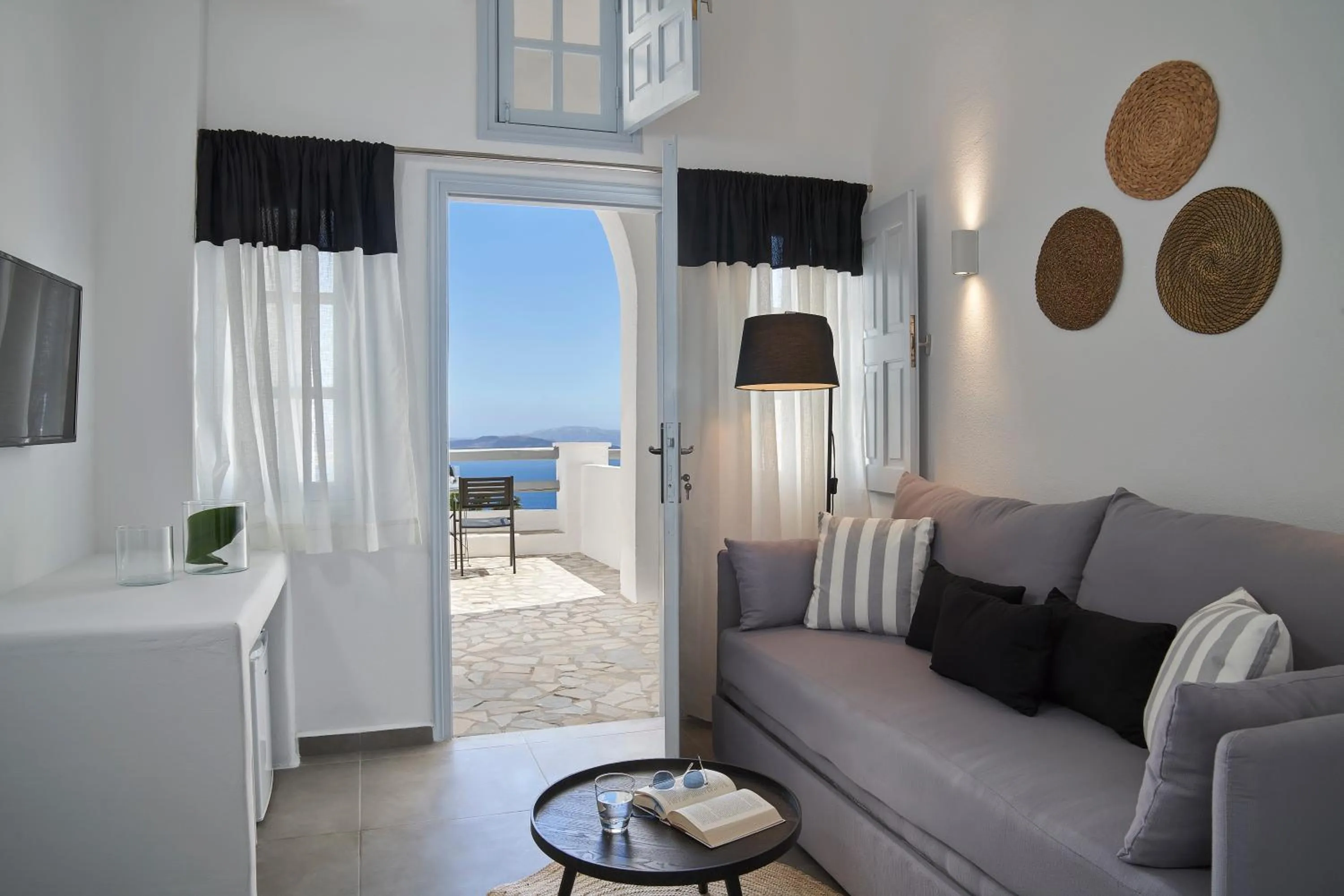 Living room in Mr and Mrs White Oia - Santorini